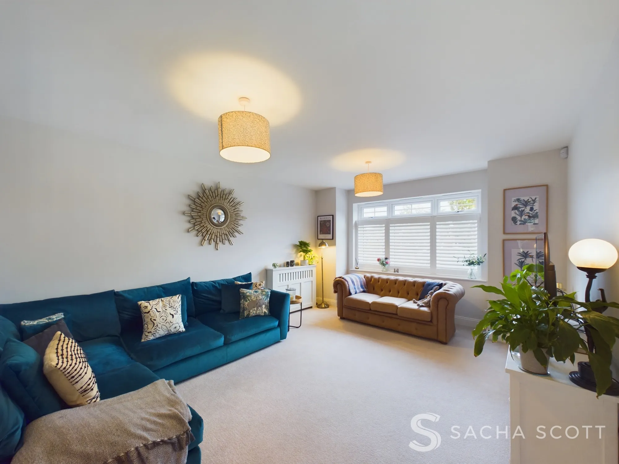 4 bed semi-detached house for sale in Kingfisher Close, Banstead  - Property Image 2