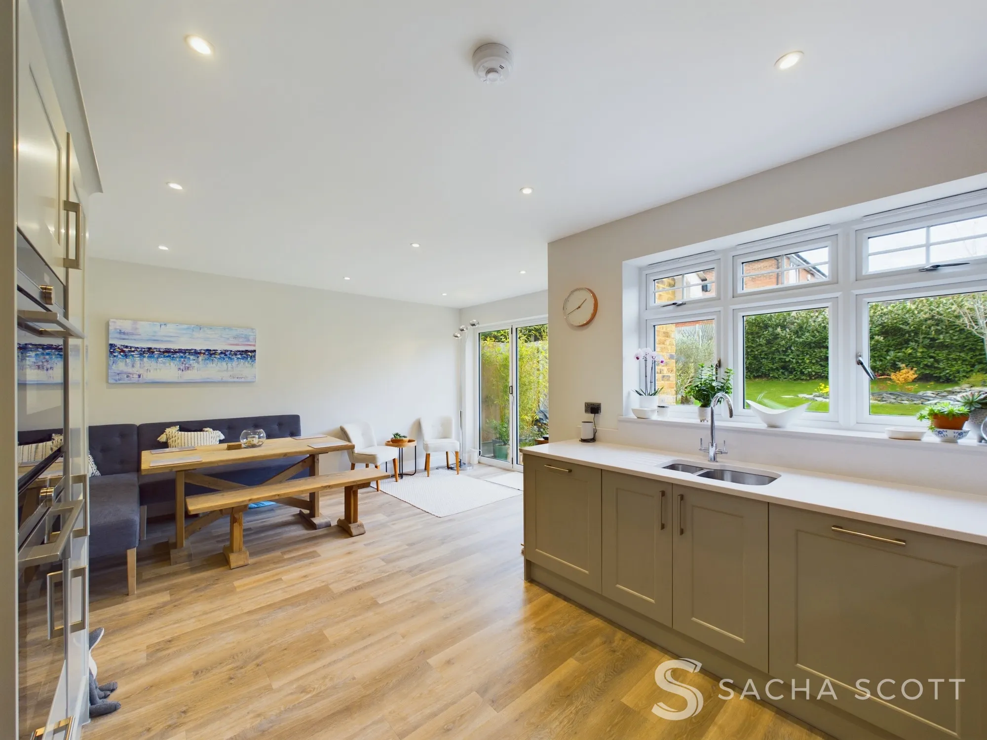 4 bed semi-detached house for sale in Kingfisher Close, Banstead  - Property Image 4