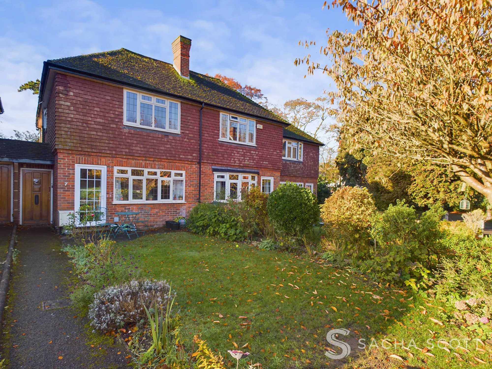 3 bed terraced house for sale in Winkworth Place, Banstead  - Property Image 1