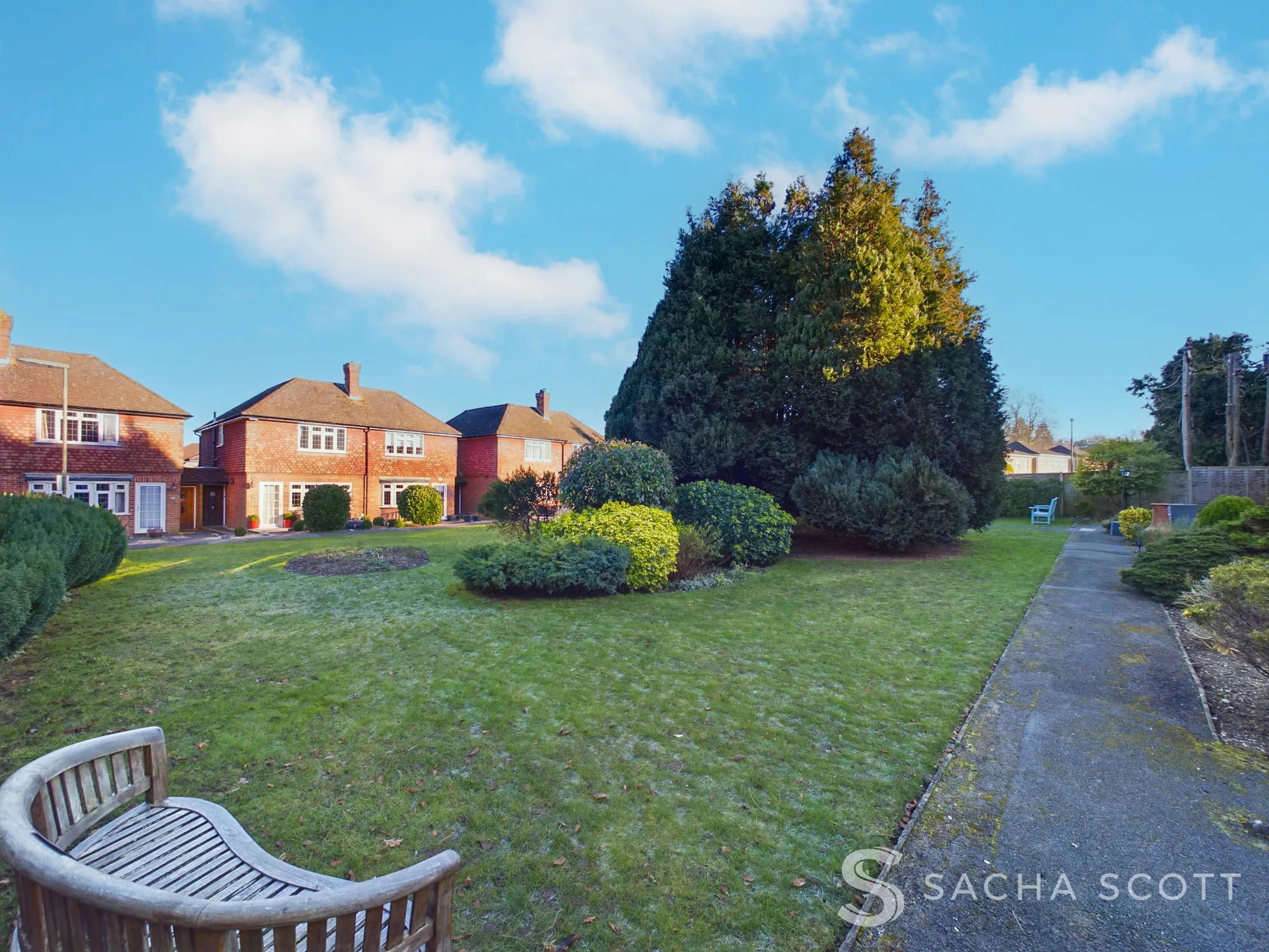 3 bed terraced house for sale in Winkworth Place, Banstead  - Property Image 3
