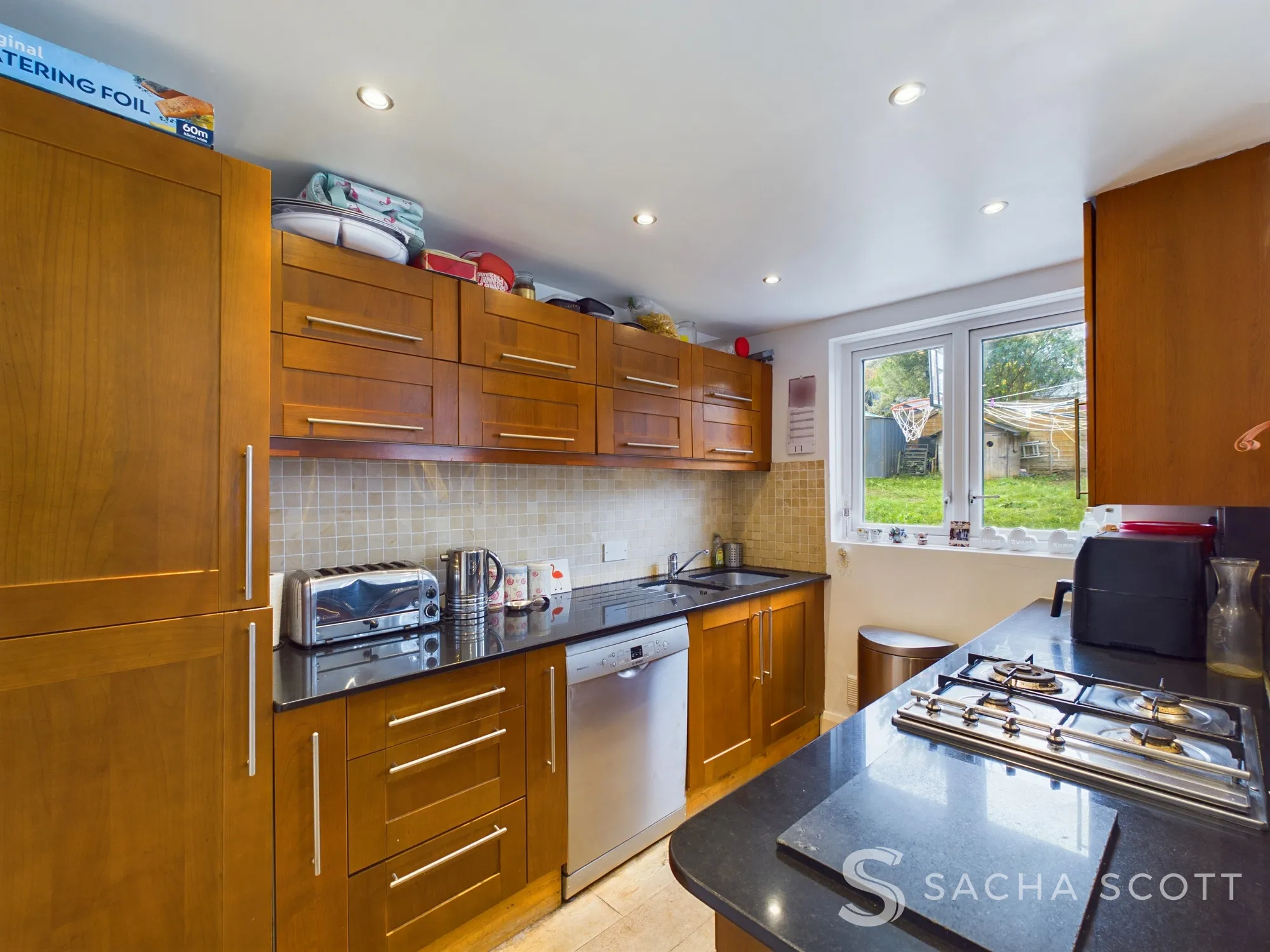 3 bed semi-detached house for sale in The Oval, Banstead  - Property Image 3