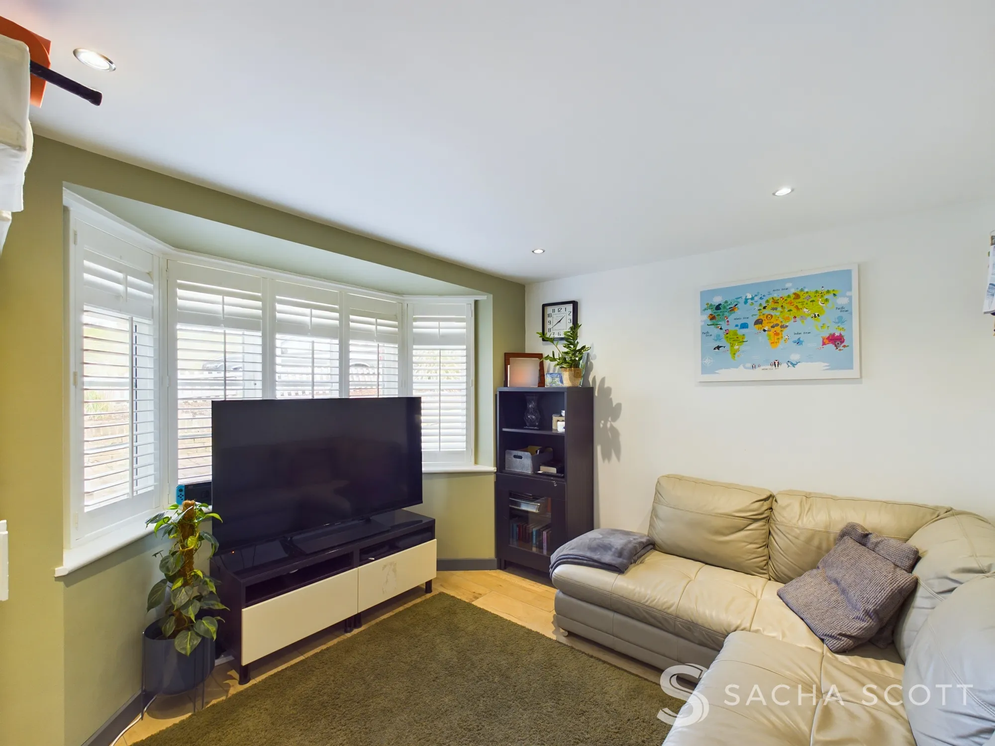 4 bed semi-detached house for sale in Shawley Crescent, Epsom  - Property Image 4