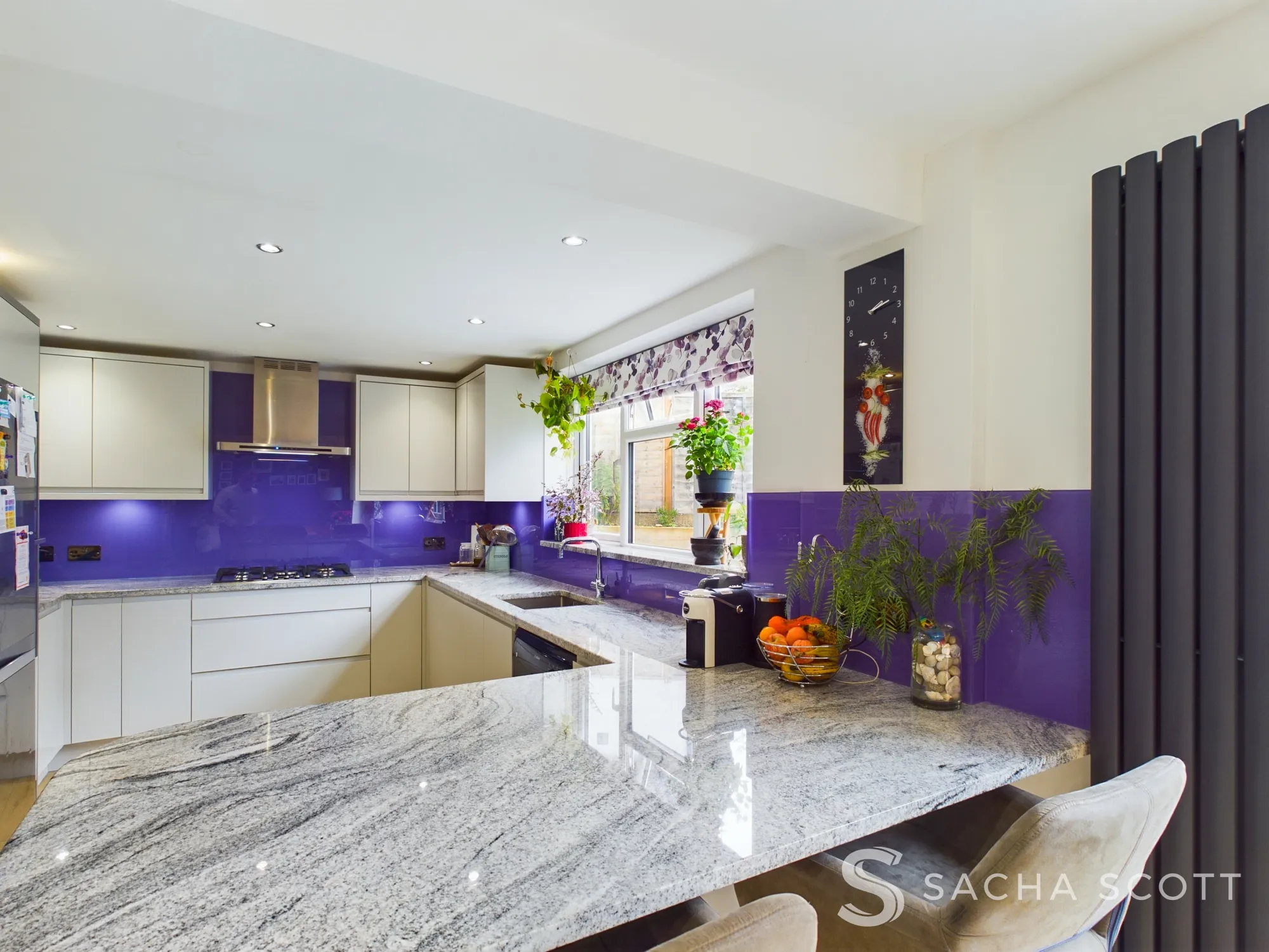 4 bed semi-detached house for sale in Shawley Crescent, Epsom  - Property Image 9