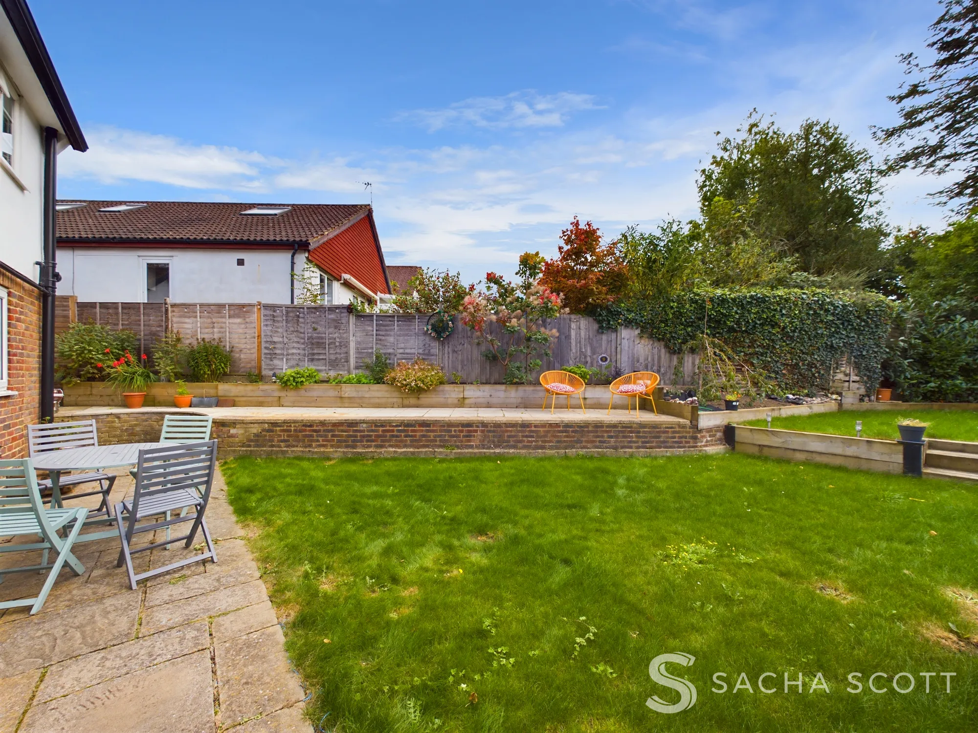 4 bed semi-detached house for sale in Shawley Crescent, Epsom  - Property Image 32