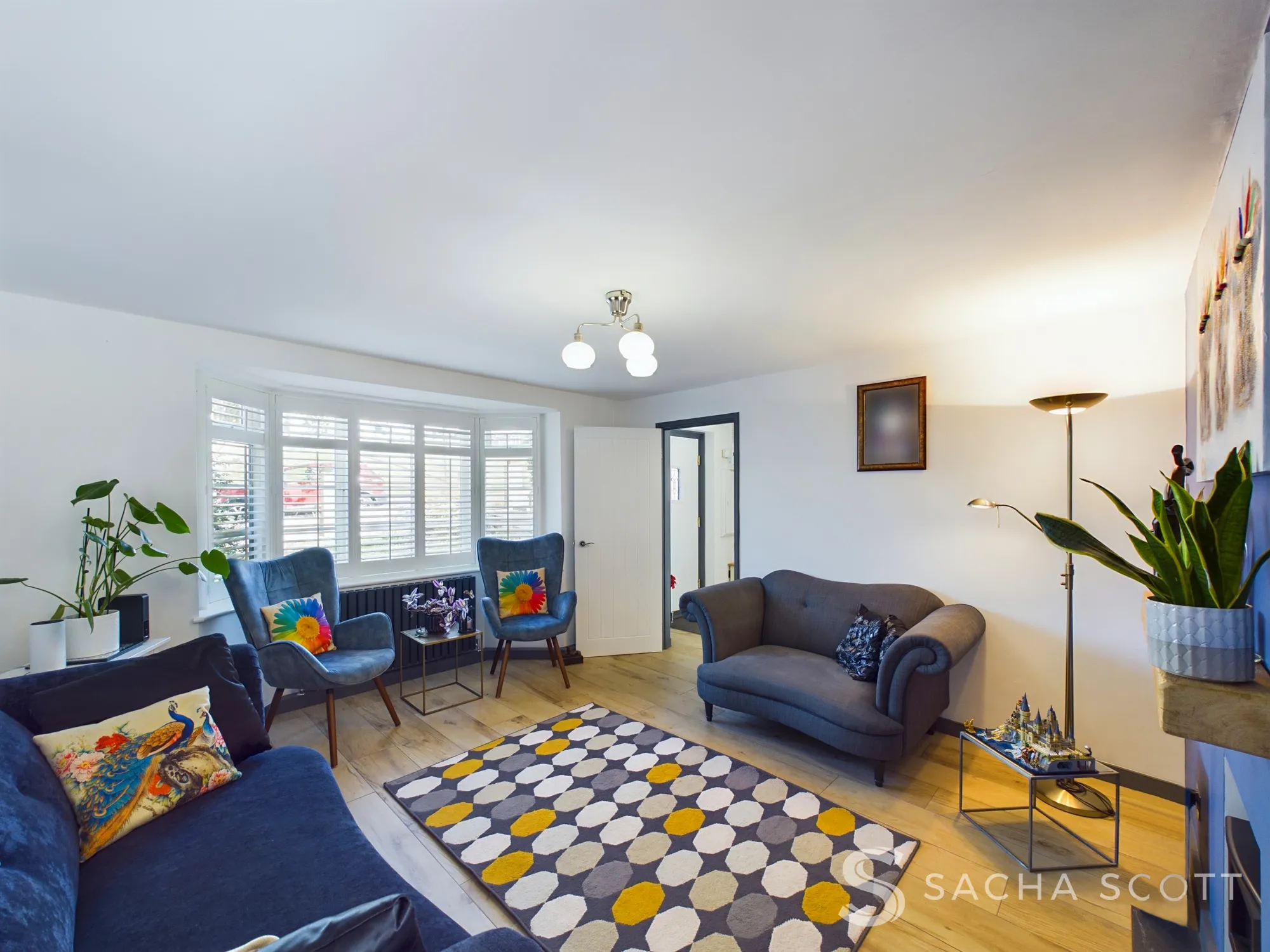 4 bed semi-detached house for sale in Shawley Crescent, Epsom  - Property Image 2