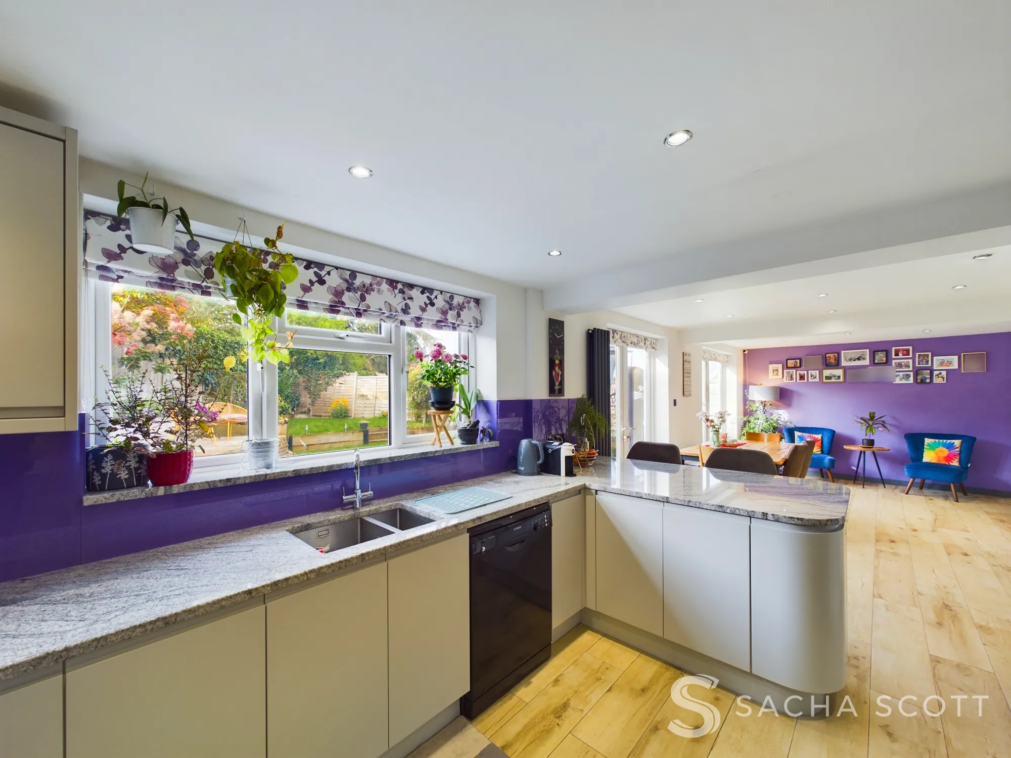 4 bed semi-detached house for sale in Shawley Crescent, Epsom  - Property Image 8
