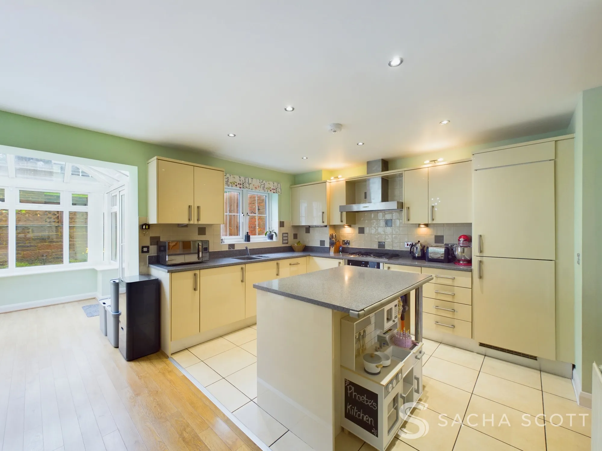 4 bed mid-terraced house for sale in Woodfield Close, Coulsdon  - Property Image 8