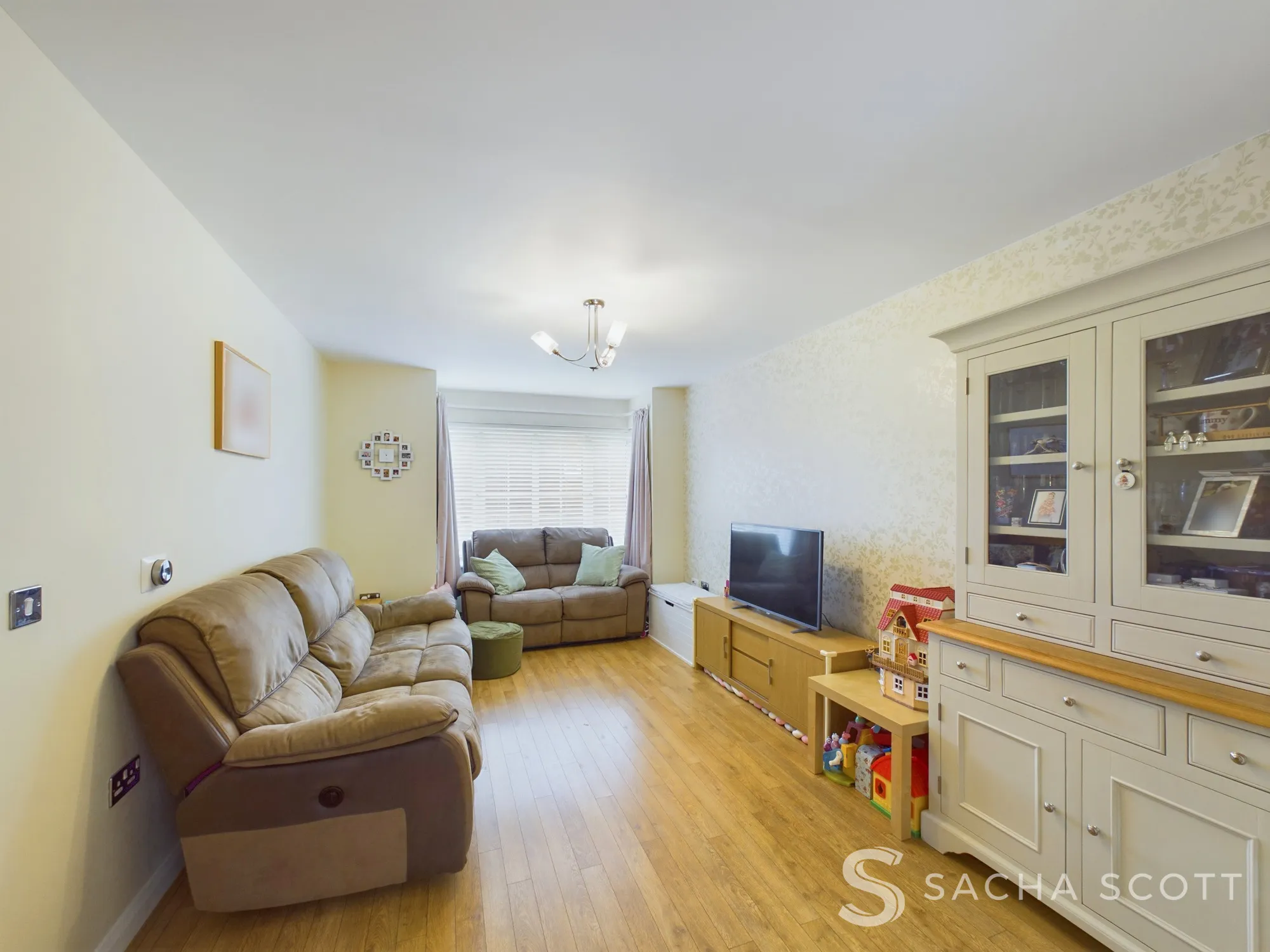4 bed mid-terraced house for sale in Woodfield Close, Coulsdon  - Property Image 2