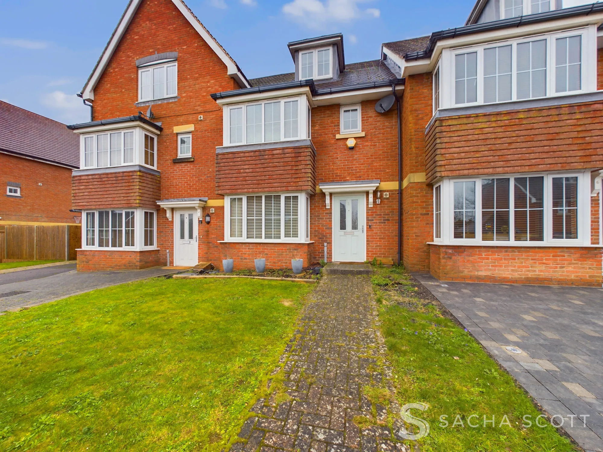 4 bed mid-terraced house for sale in Woodfield Close, Coulsdon  - Property Image 1
