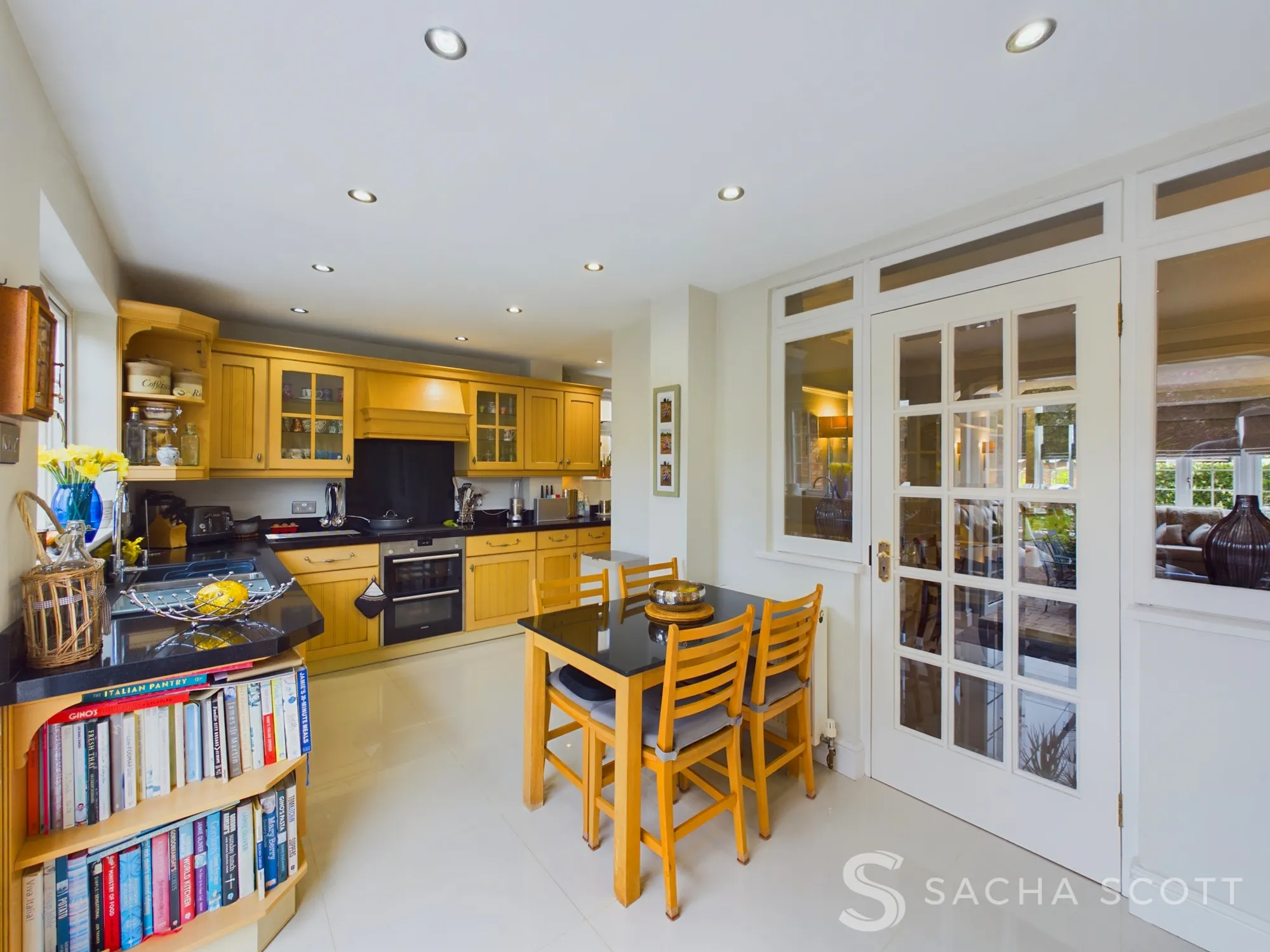 3 bed semi-detached house for sale in Cheshire Gardens, Chessington  - Property Image 11