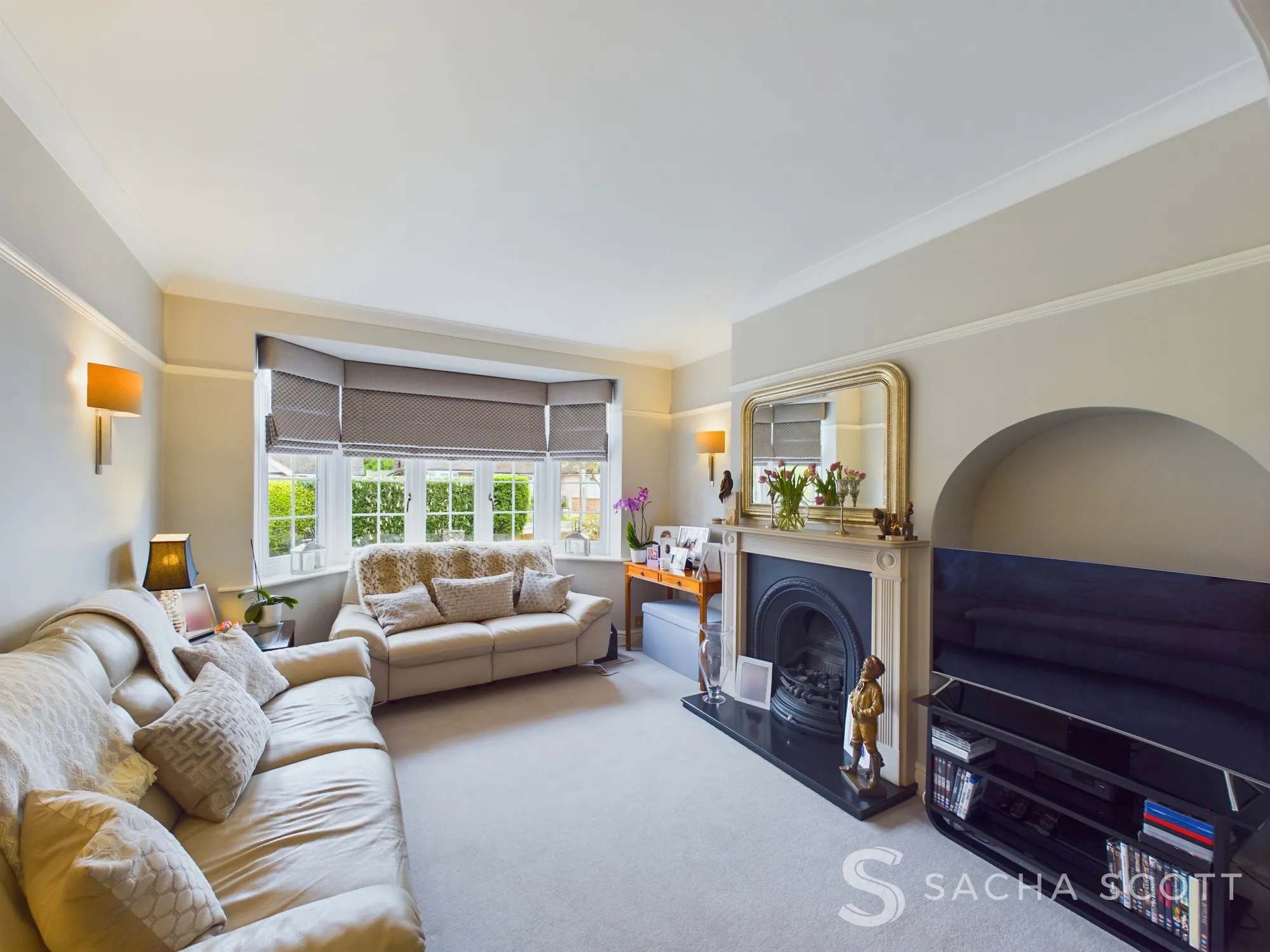 3 bed semi-detached house for sale in Cheshire Gardens, Chessington  - Property Image 2