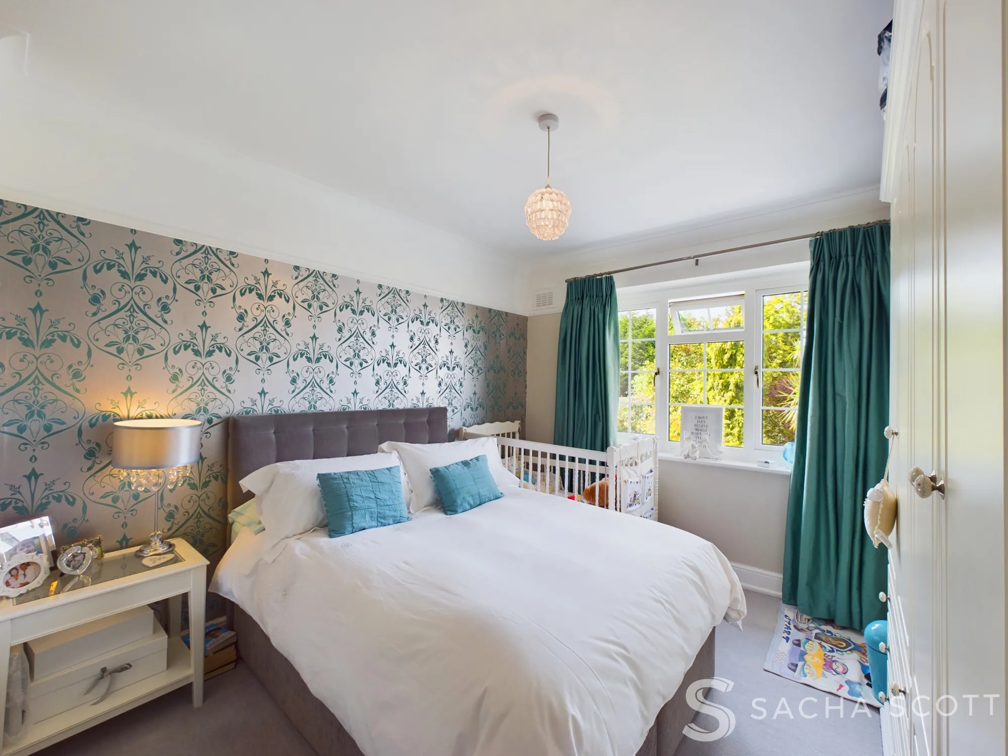 3 bed semi-detached house for sale in Cheshire Gardens, Chessington  - Property Image 17