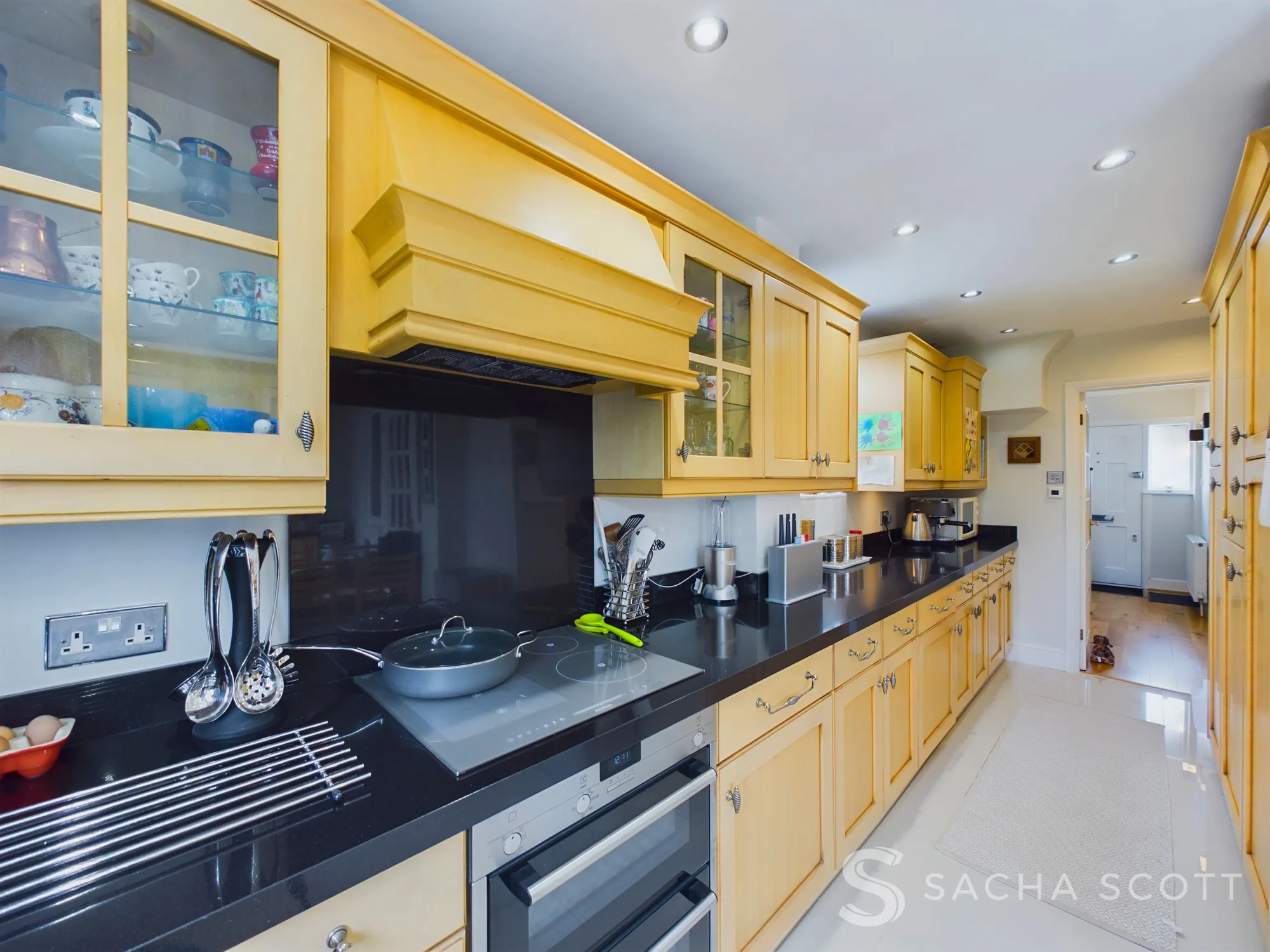 3 bed semi-detached house for sale in Cheshire Gardens, Chessington  - Property Image 13