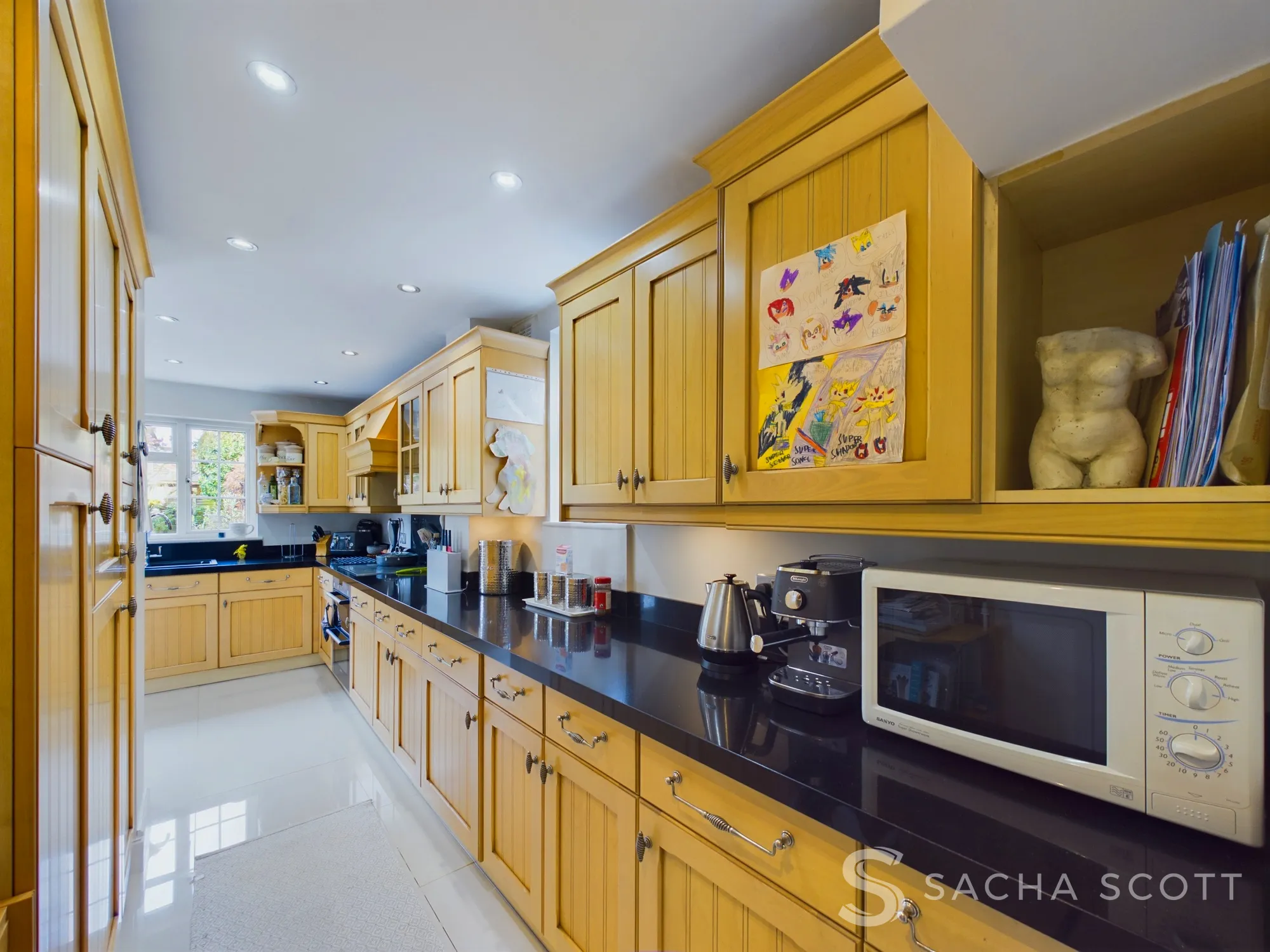 3 bed semi-detached house for sale in Cheshire Gardens, Chessington  - Property Image 12