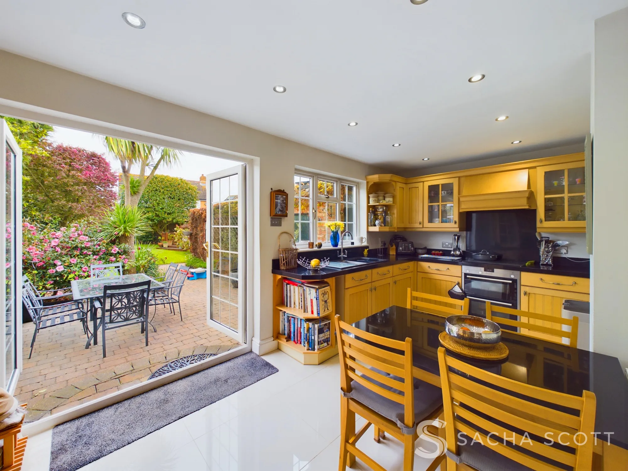 3 bed semi-detached house for sale in Cheshire Gardens, Chessington  - Property Image 8