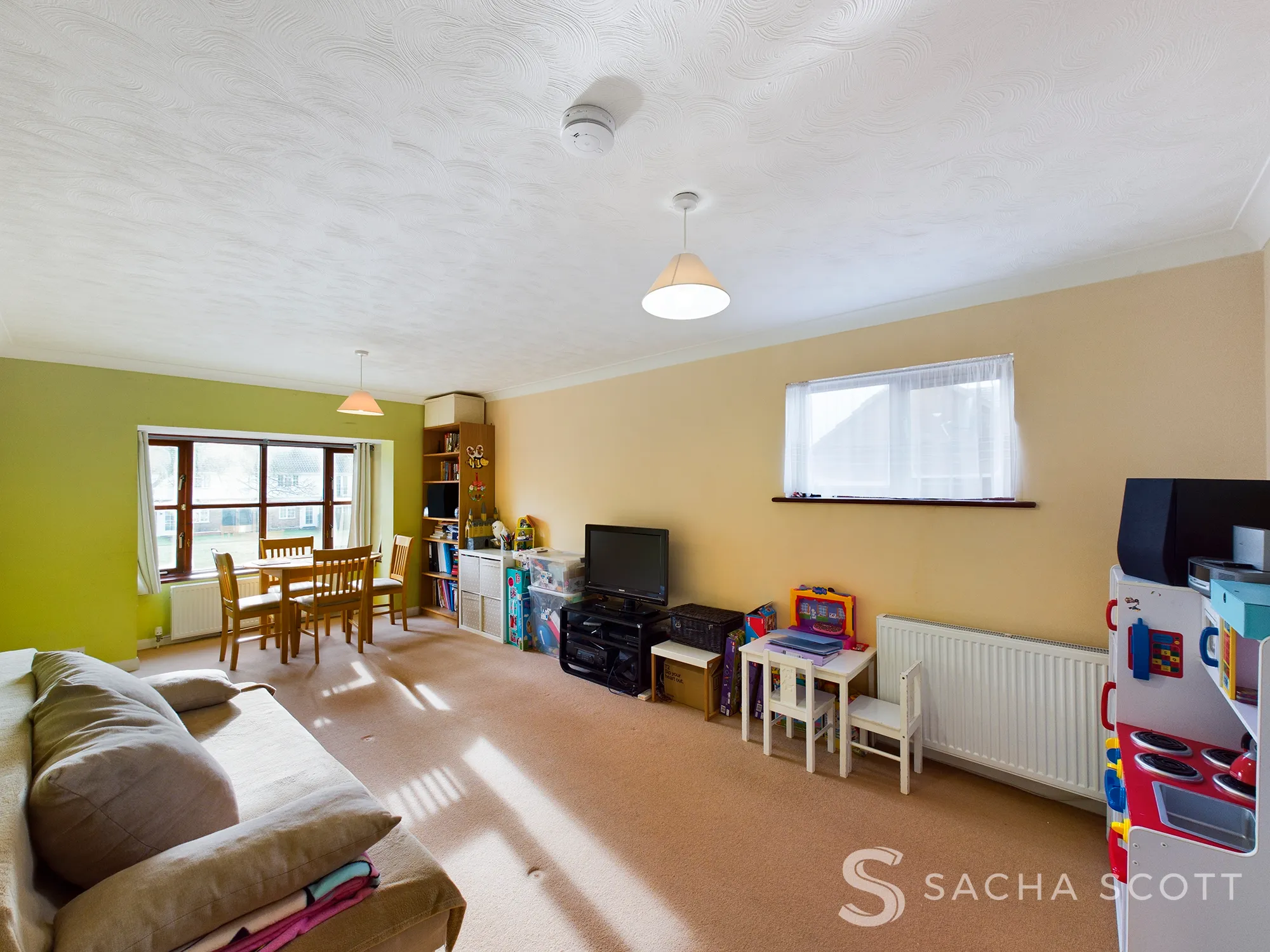 2 bed flat for sale in Worcester Road, Sutton  - Property Image 2