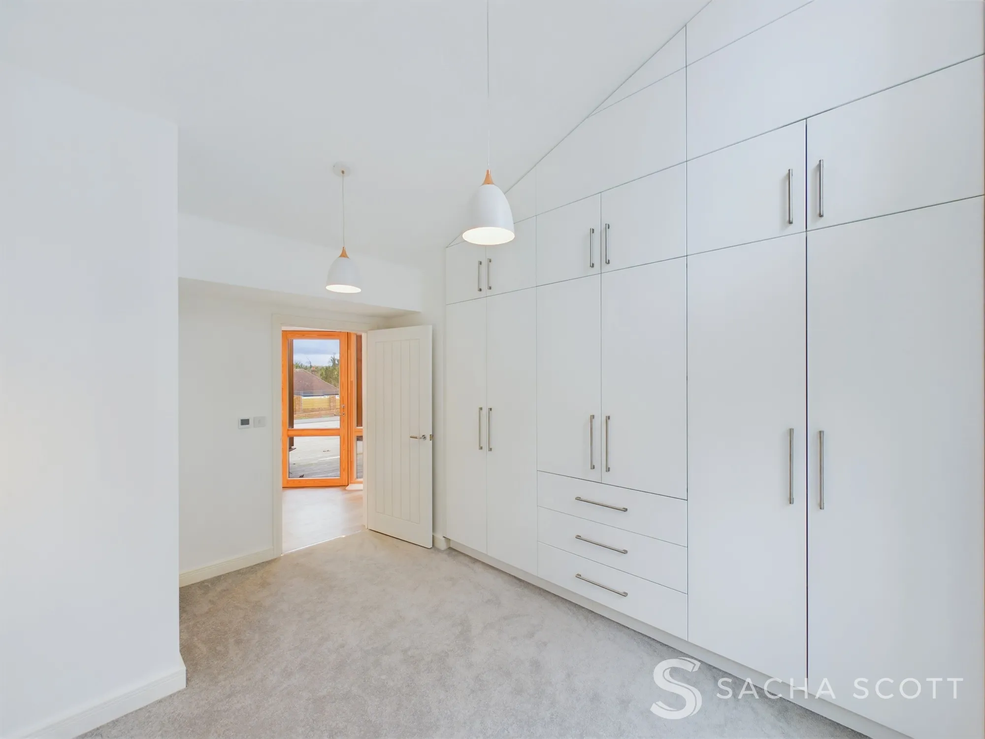 3 bed detached bungalow for sale in South Drive, Surrey  - Property Image 19