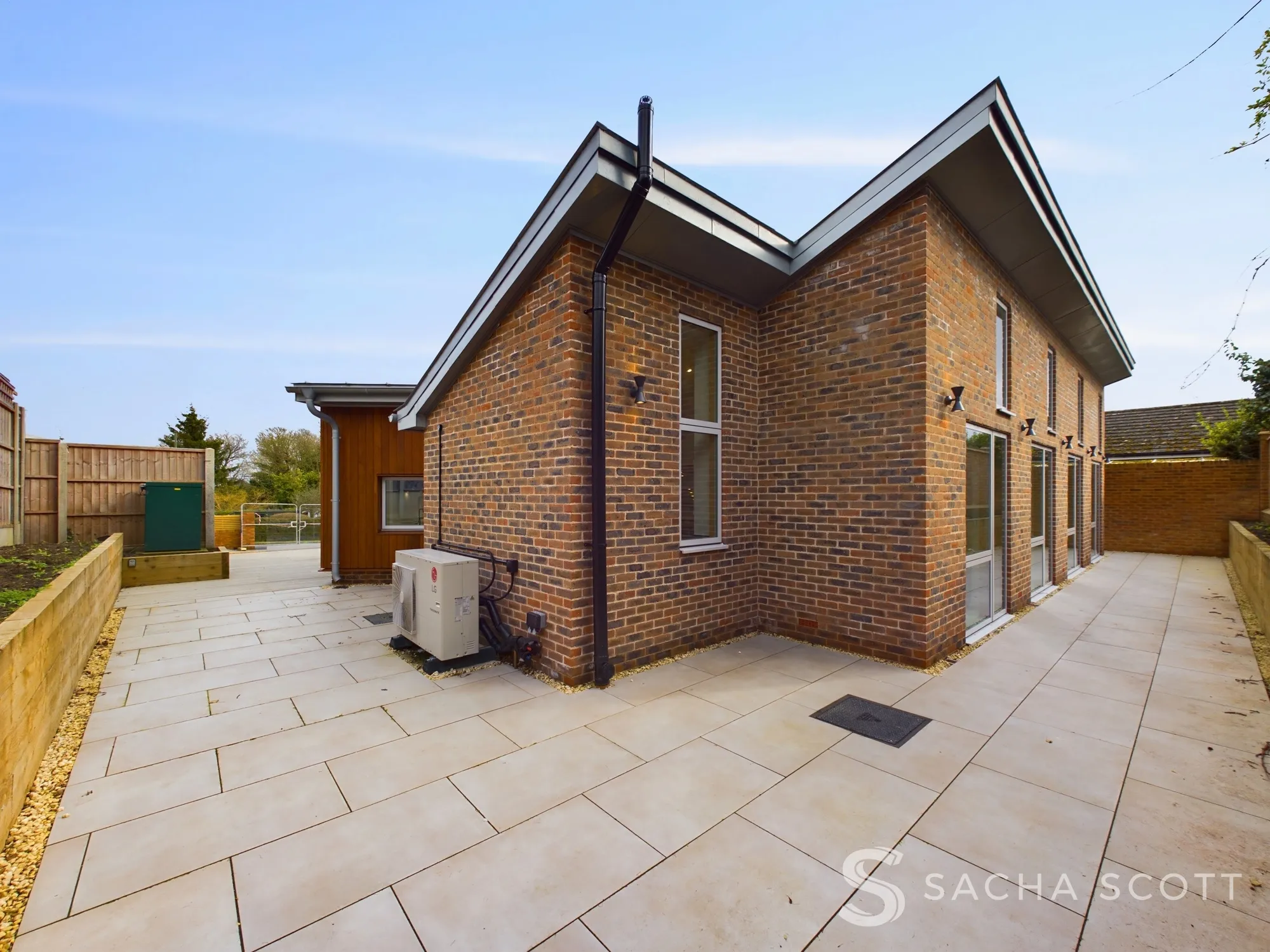 3 bed detached bungalow for sale in South Drive, Surrey  - Property Image 28