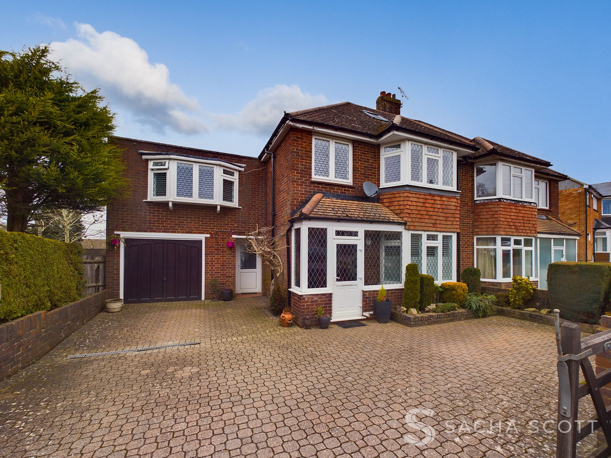 5 bed semi-detached house for sale in Ferriers Way, Epsom  - Property Image 1