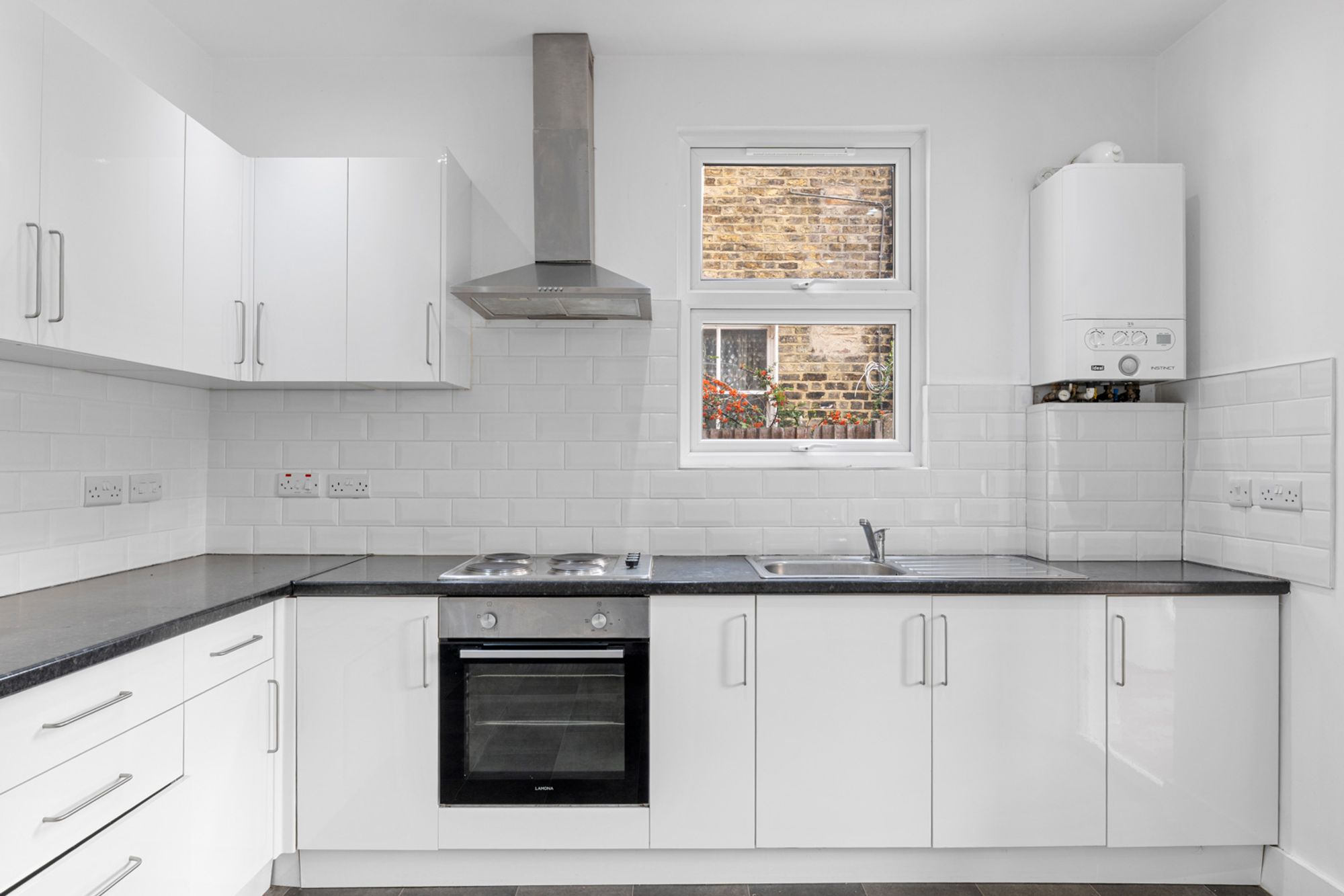 3 bed terraced house for sale in Headcorn Road, Thornton Heath  - Property Image 5