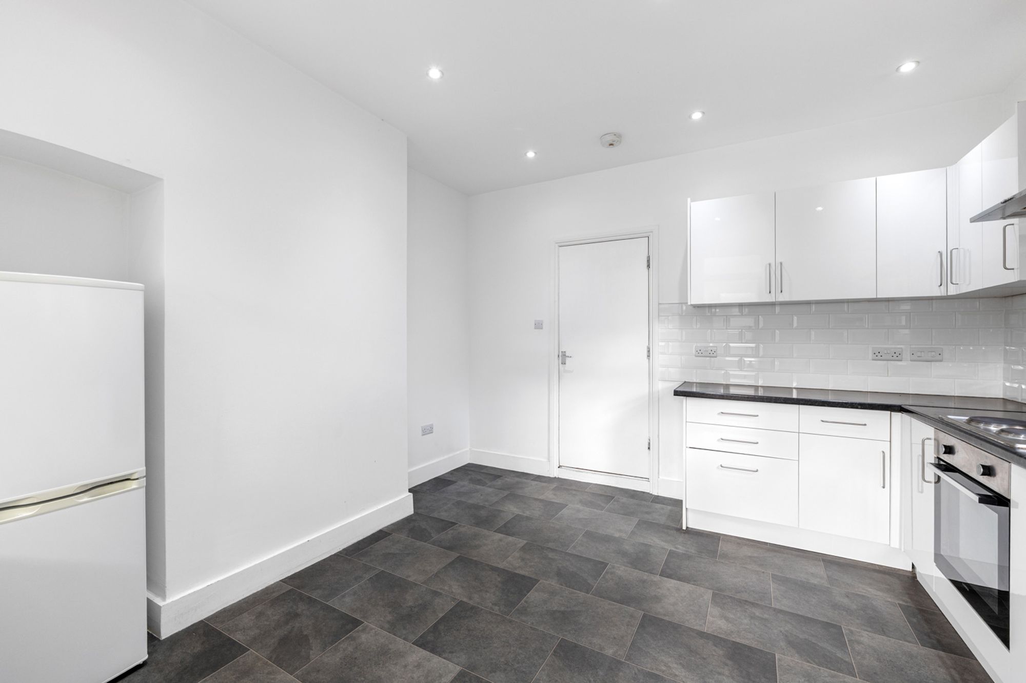 3 bed terraced house for sale in Headcorn Road, Thornton Heath  - Property Image 17