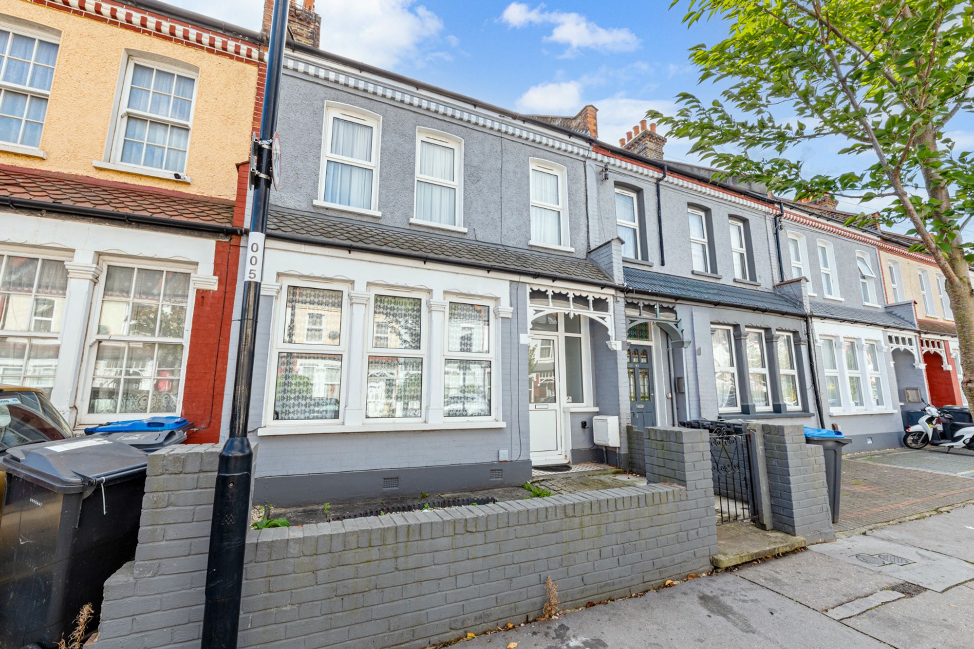 3 bed terraced house for sale in Headcorn Road, Thornton Heath  - Property Image 1