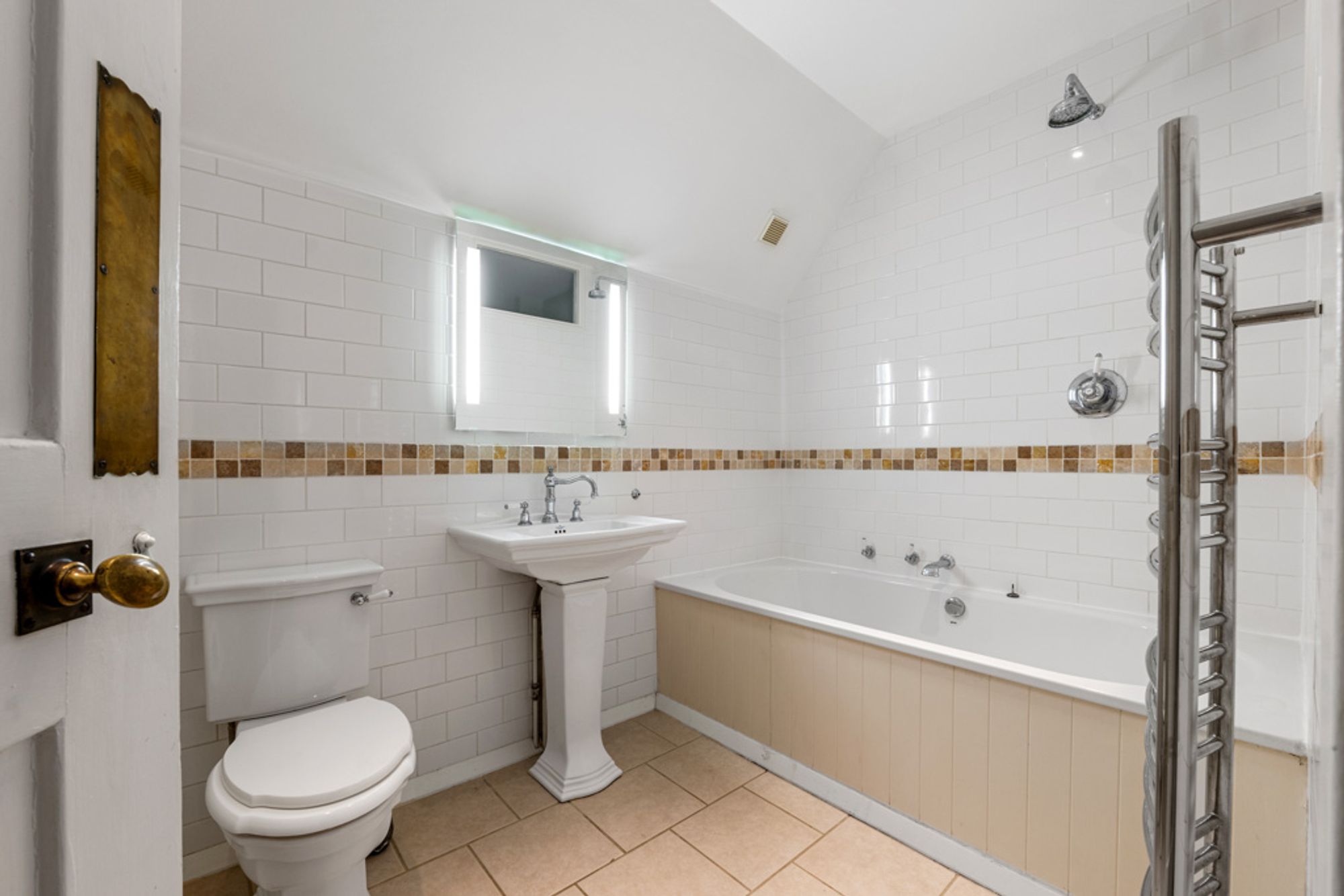 7 bed detached house for sale in Park View Road, Caterham  - Property Image 39