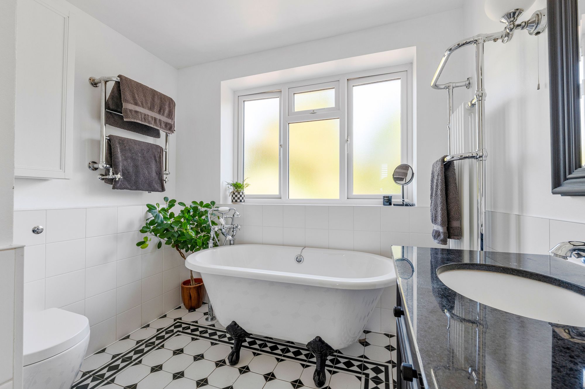 3 bed semi-detached house for sale in Westfield Avenue, South Croydon 15