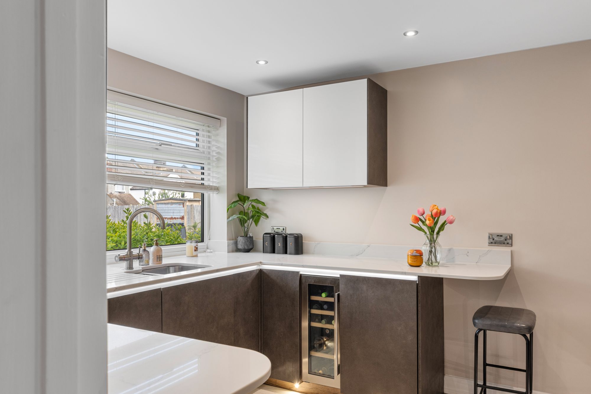 3 bed semi-detached house for sale in Credenhall Drive, Bromley  - Property Image 9