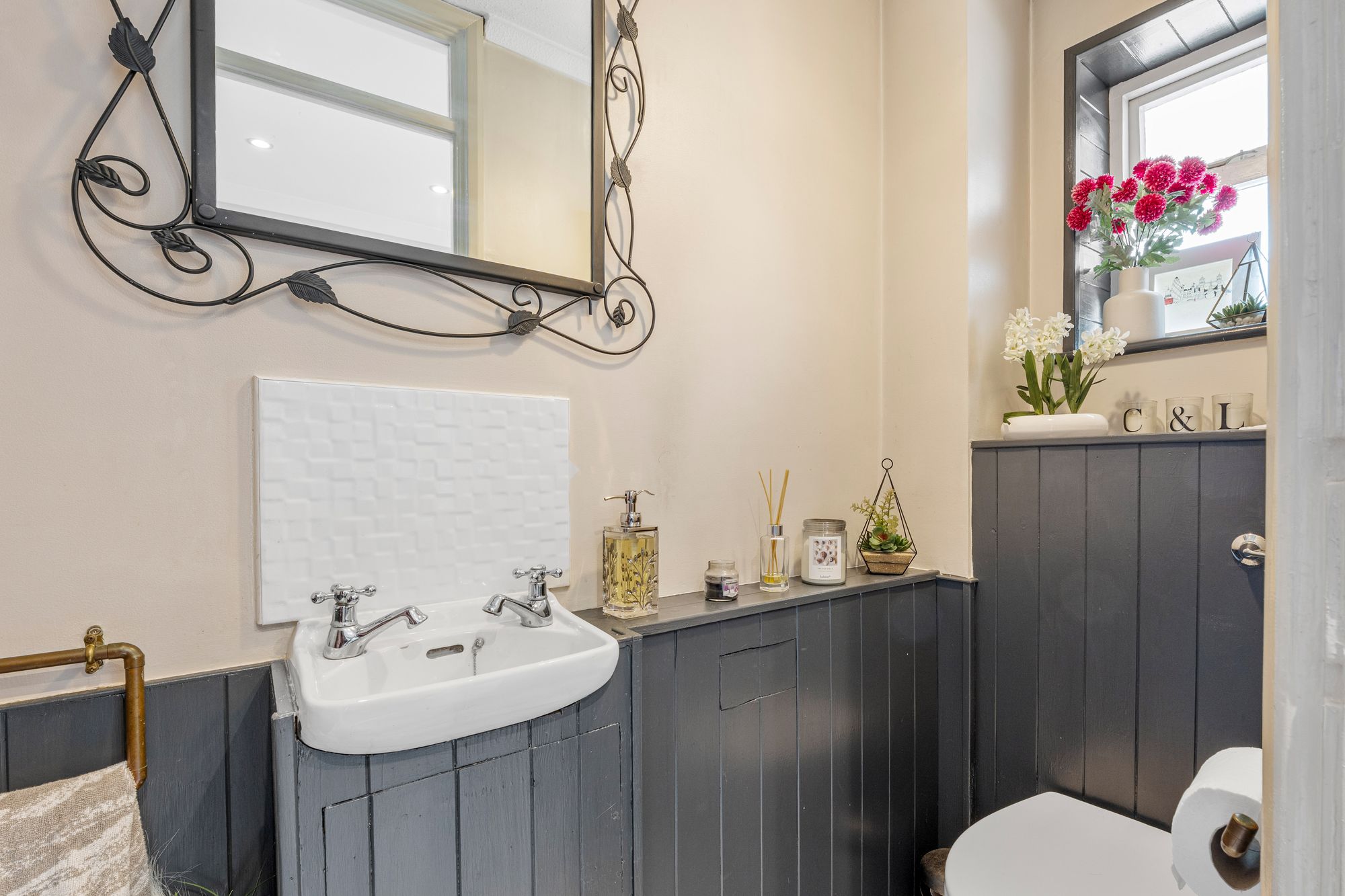 3 bed semi-detached house for sale in Credenhall Drive, Bromley 15