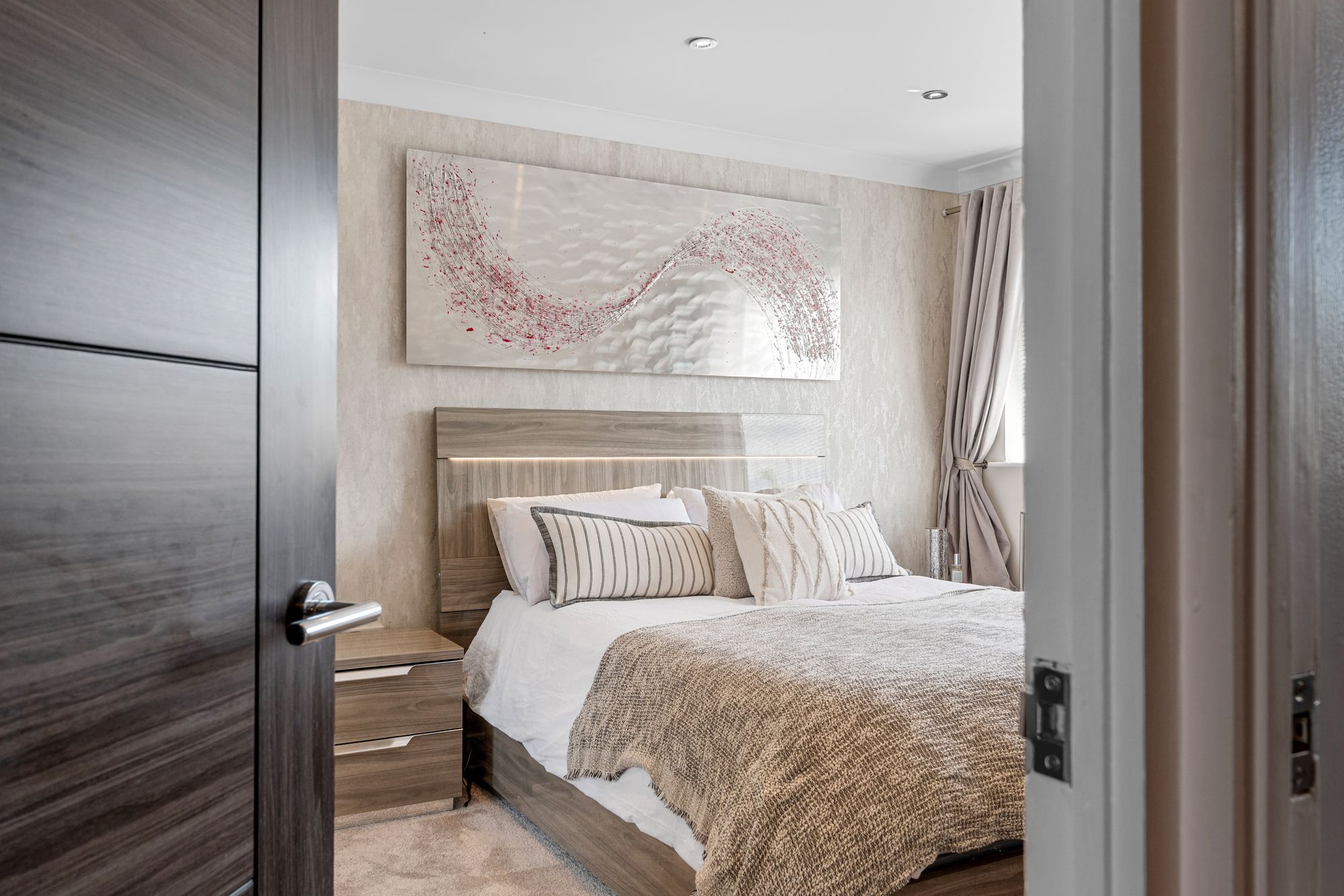3 bed semi-detached house for sale in Credenhall Drive, Bromley  - Property Image 5