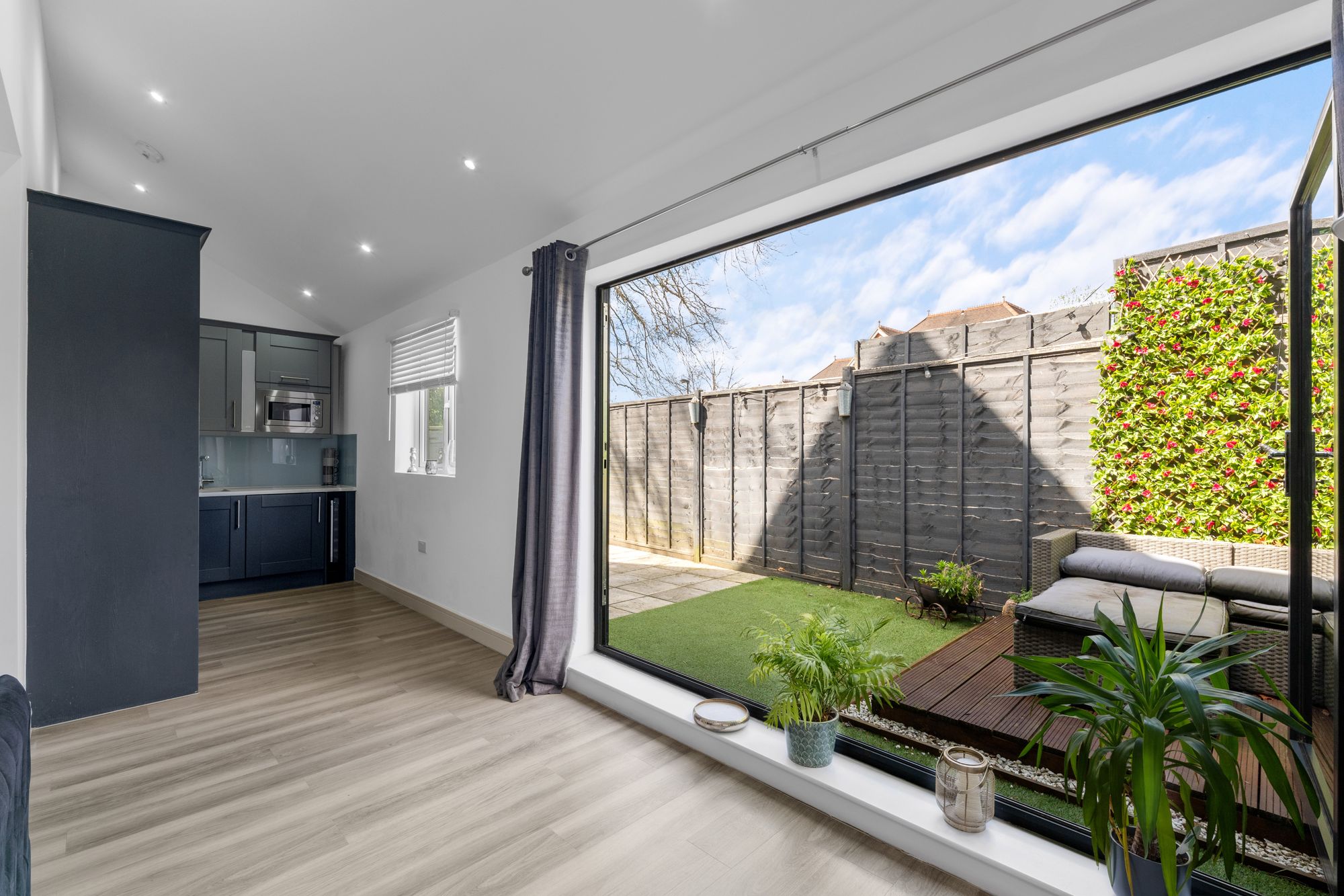 2 bed apartment for sale in West Hill, South Croydon, CR2