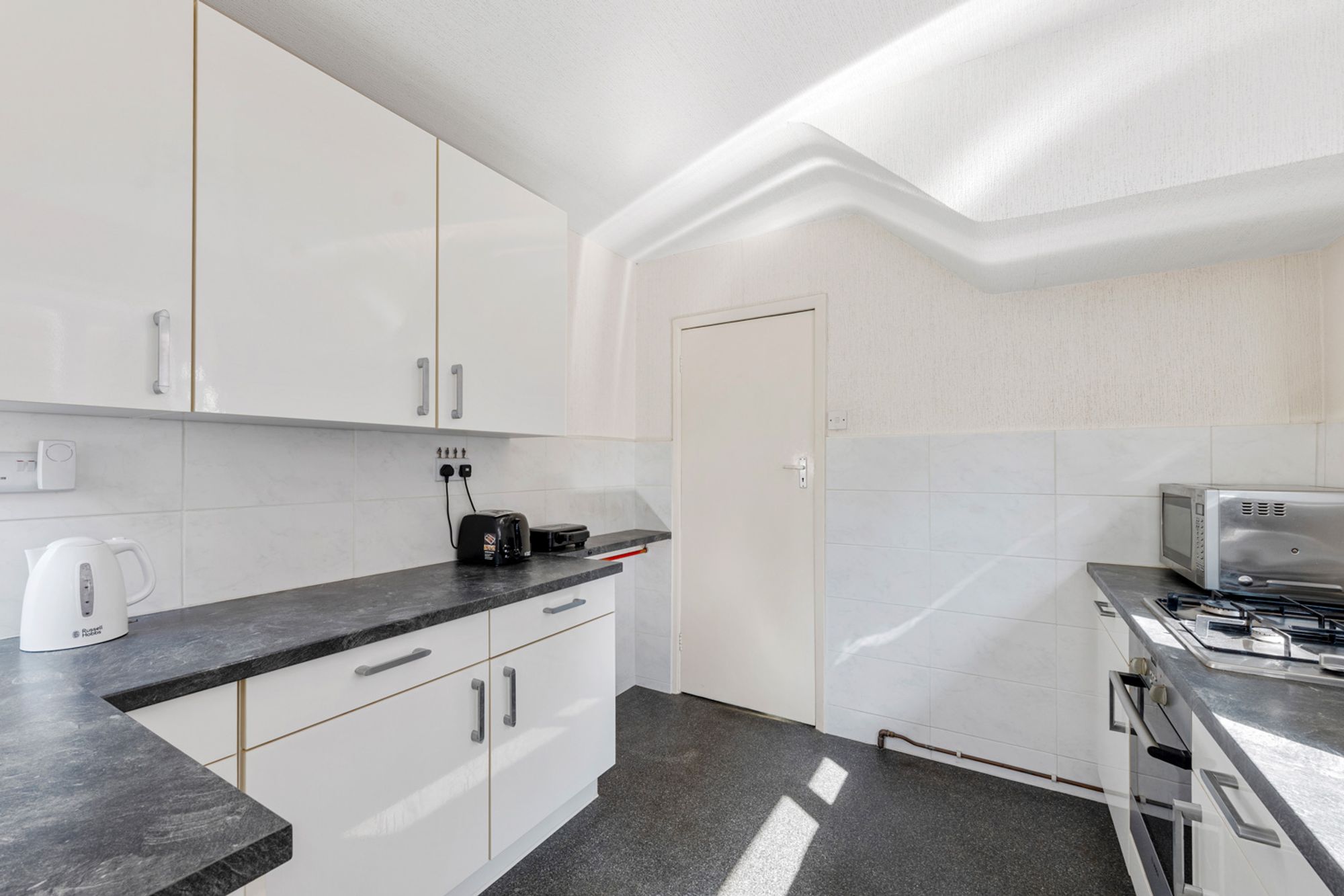 3 bed house for sale in Mitchley Avenue, Purley 5