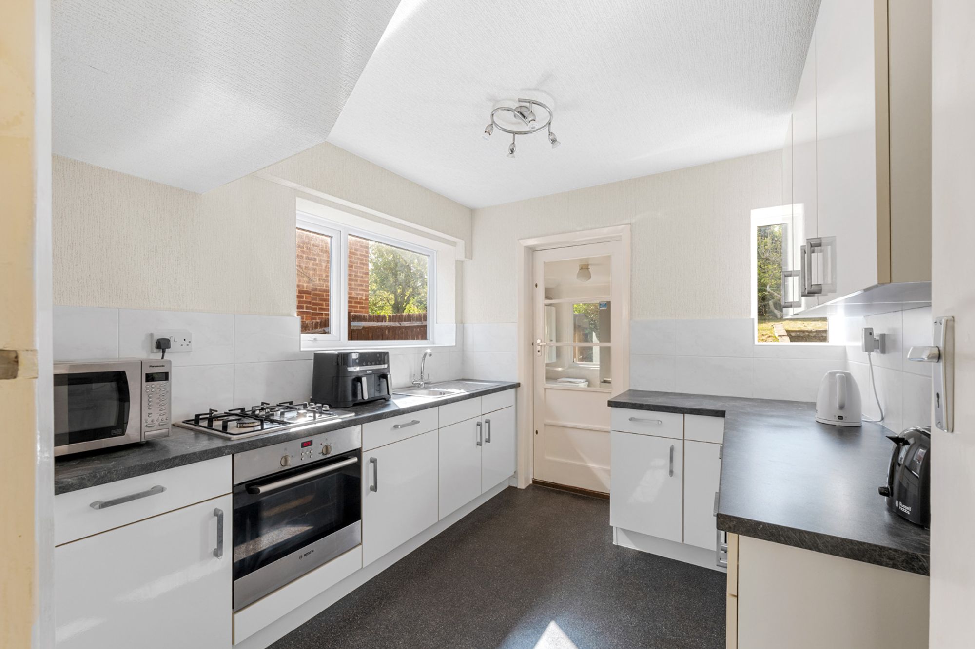 3 bed house for sale in Mitchley Avenue, Purley 1