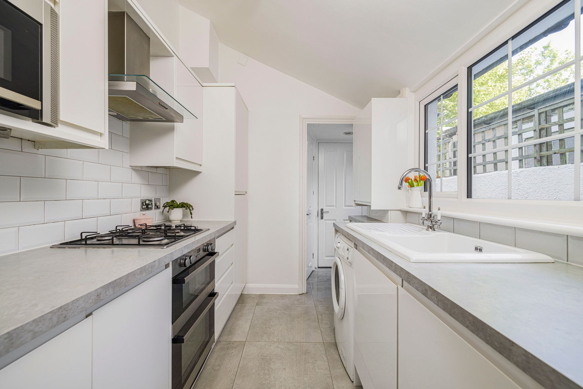 2 bed mid-terraced house for sale in St. Peters Street, South Croydon 15