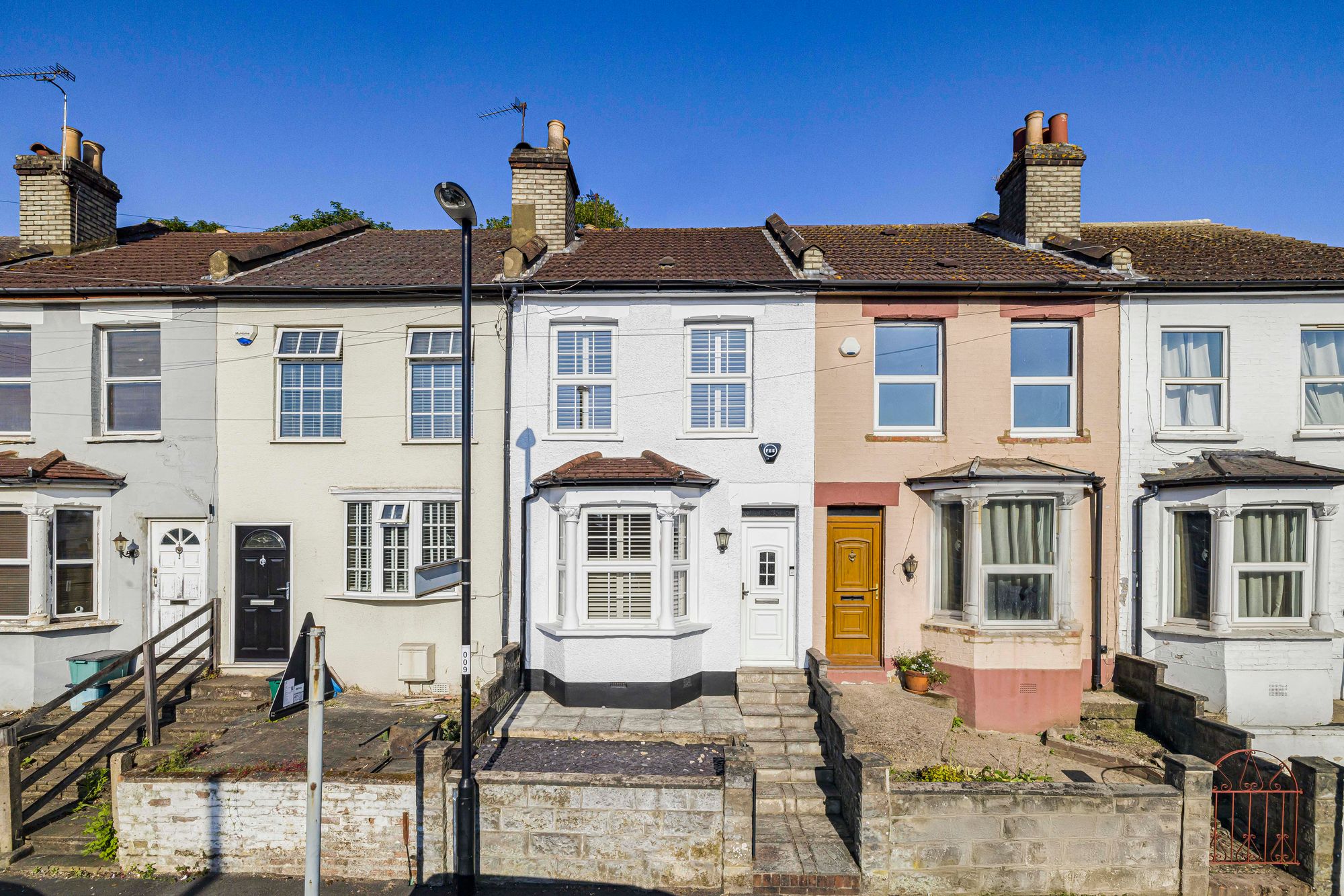 2 bed mid-terraced house for sale in St. Peters Street, South Croydon 8