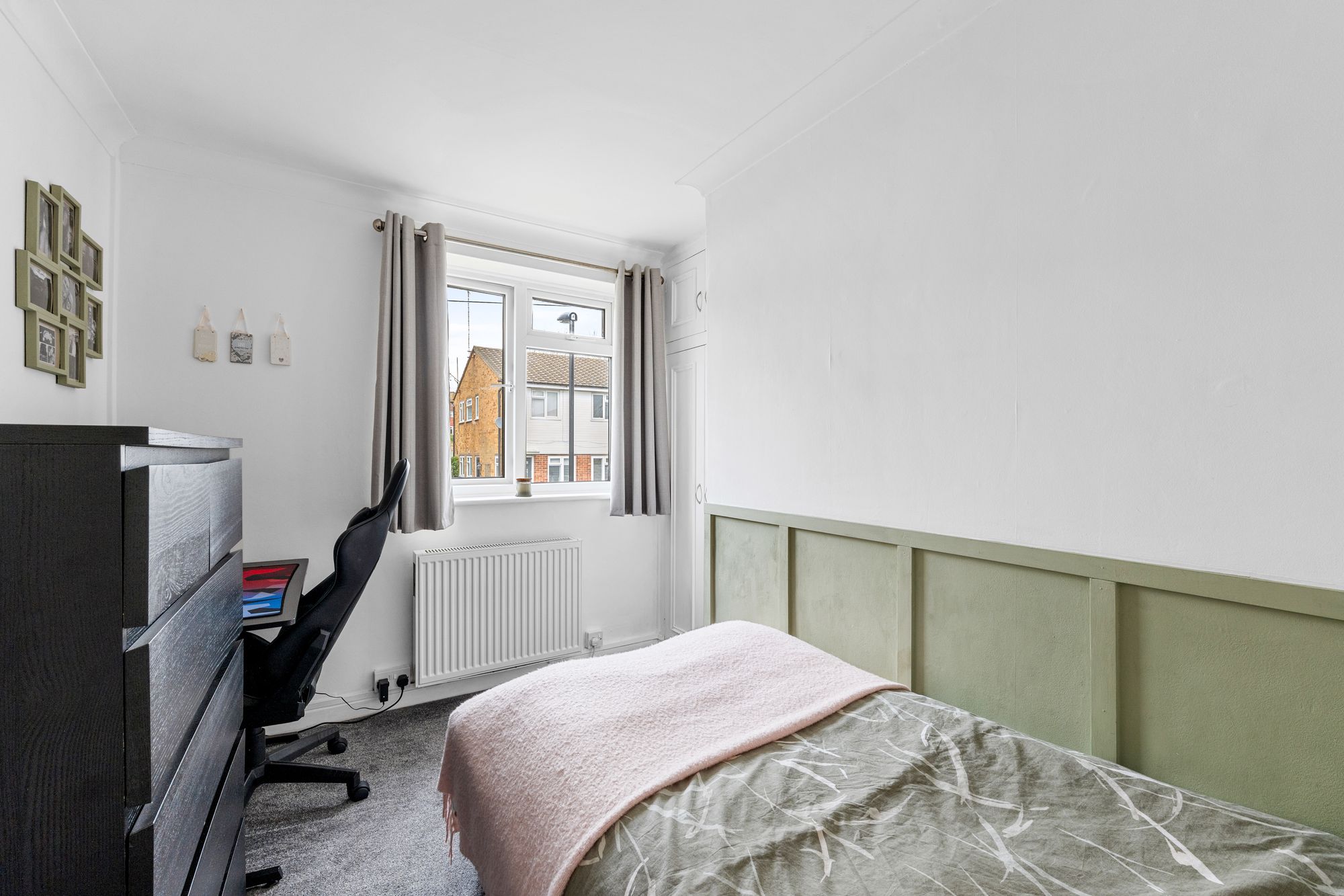 2 bed maisonette for sale in Swallowdale, South Croydon 9
