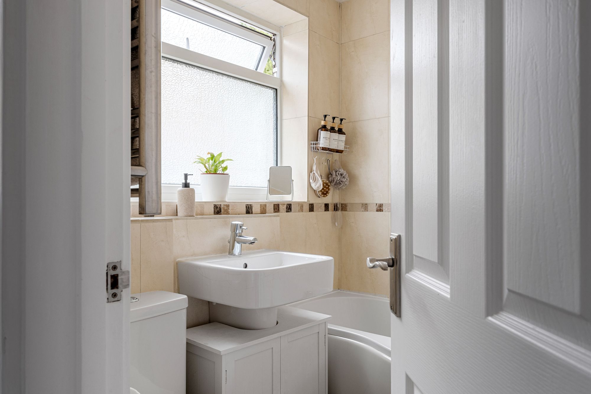 2 bed maisonette for sale in Swallowdale, South Croydon 5