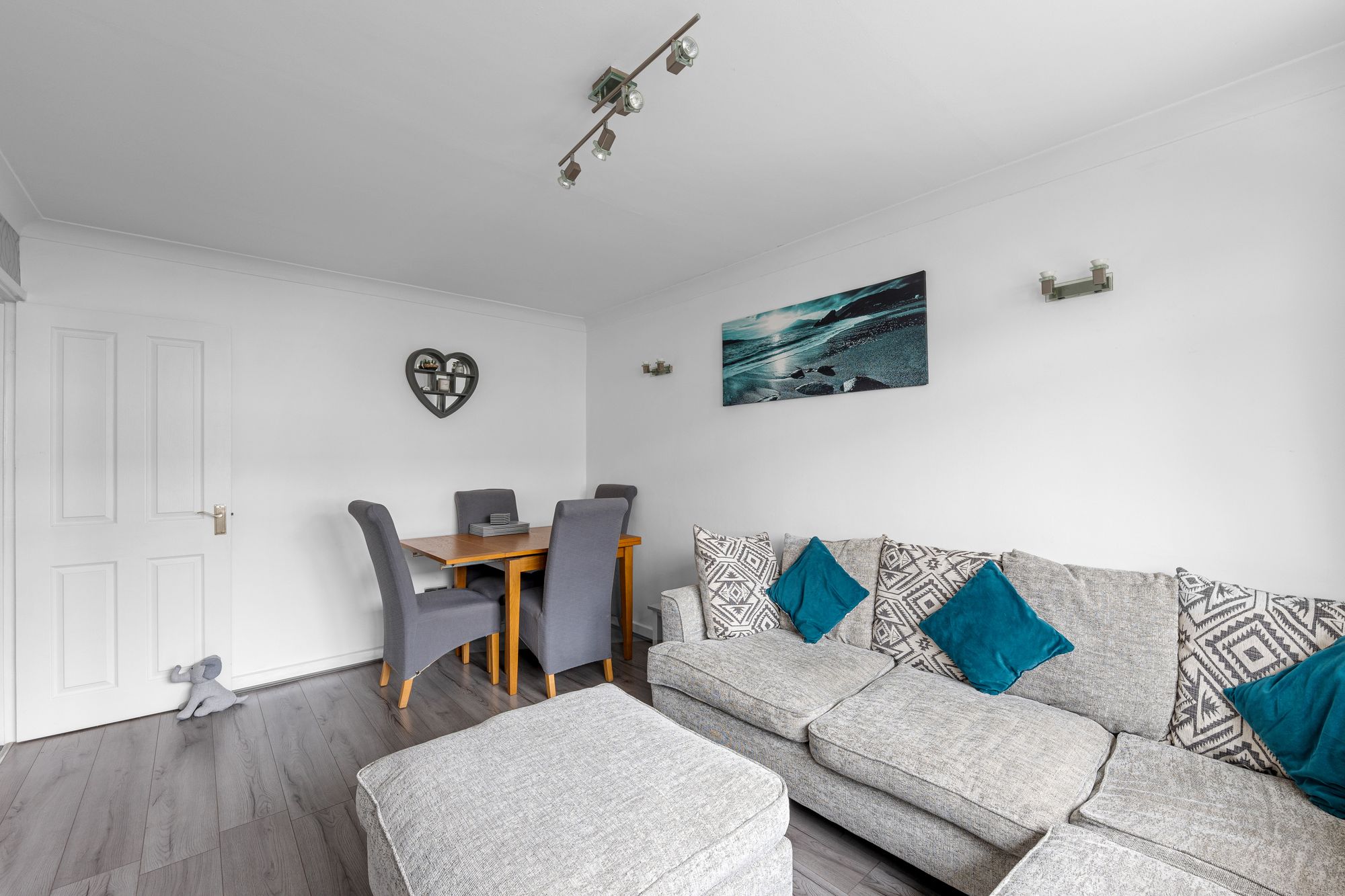 2 bed maisonette for sale in Swallowdale, South Croydon 16