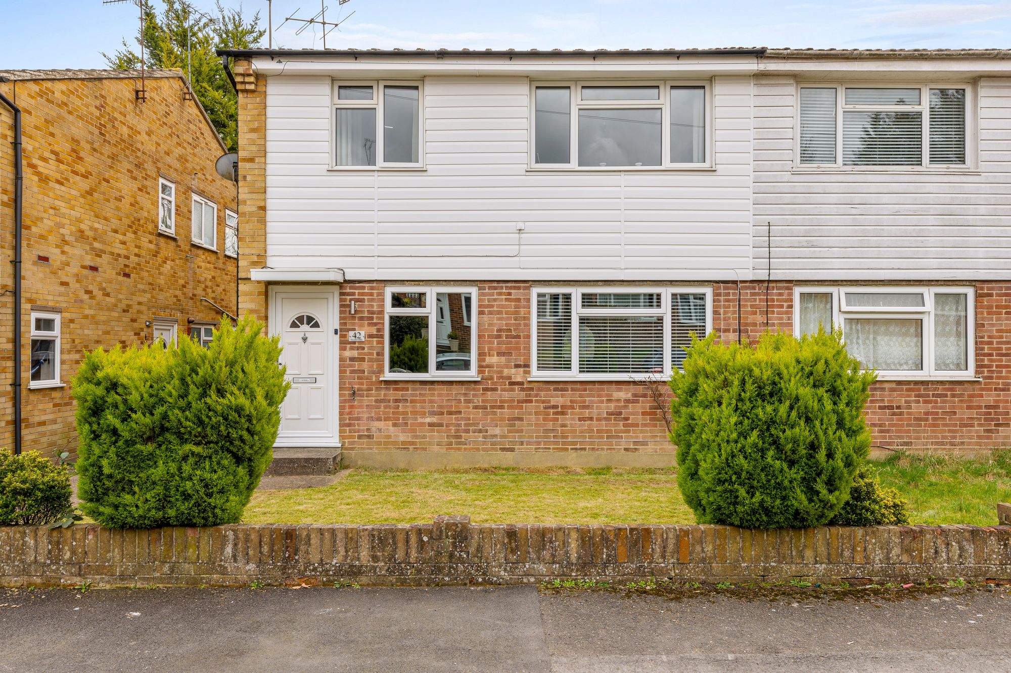 2 bed maisonette for sale in Swallowdale, South Croydon 17