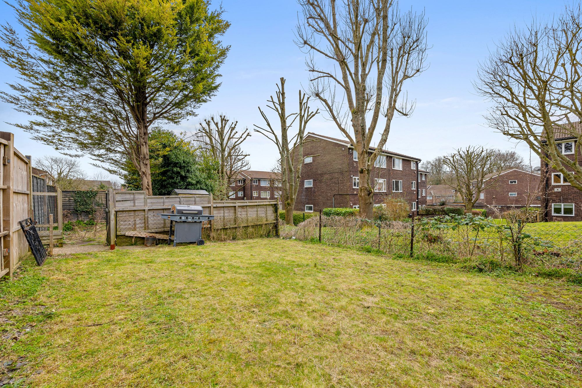 2 bed maisonette for sale in Swallowdale, South Croydon 1