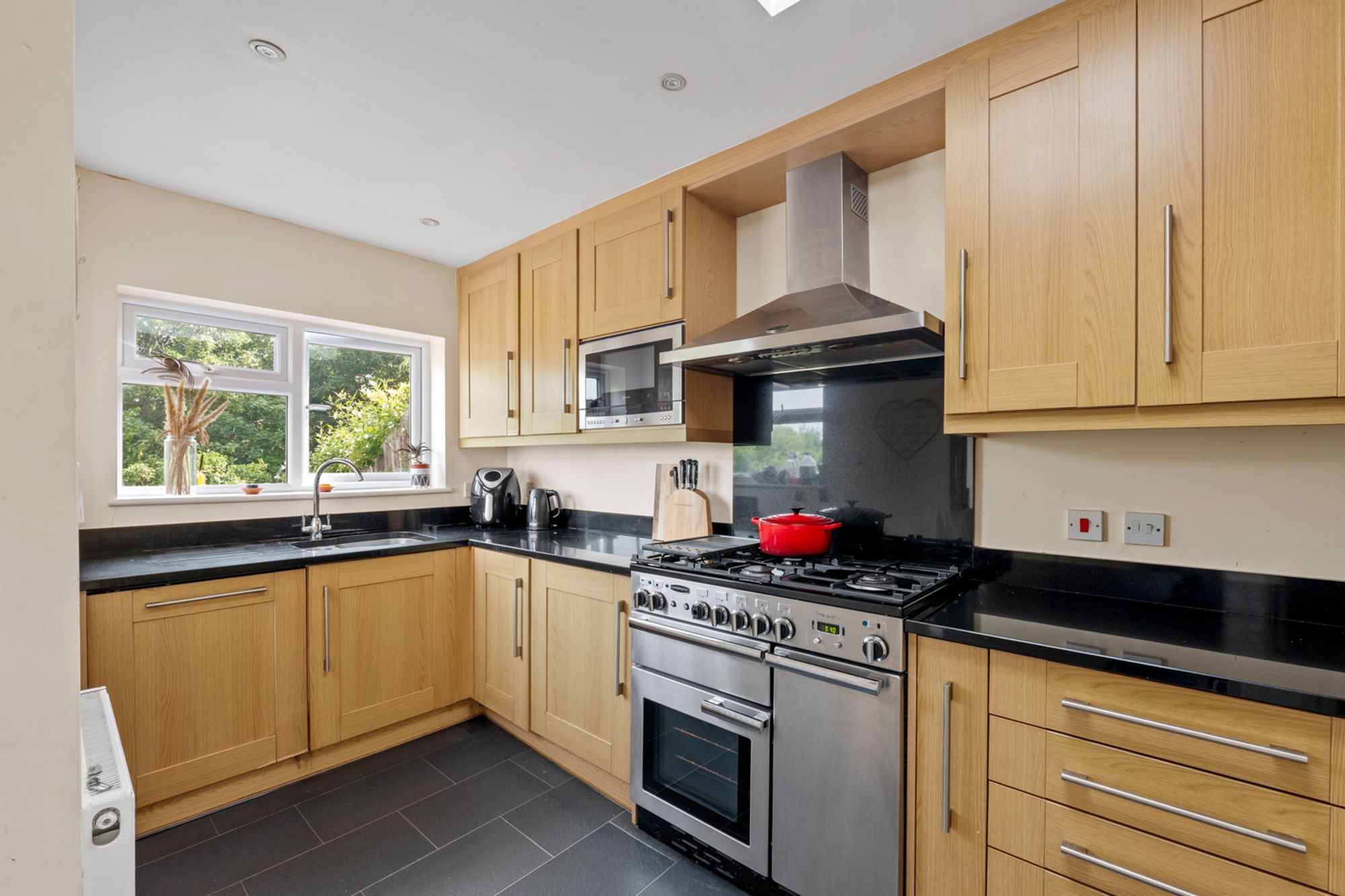 4 bed semi-detached house for sale in Derwent Drive, Purley  - Property Image 10