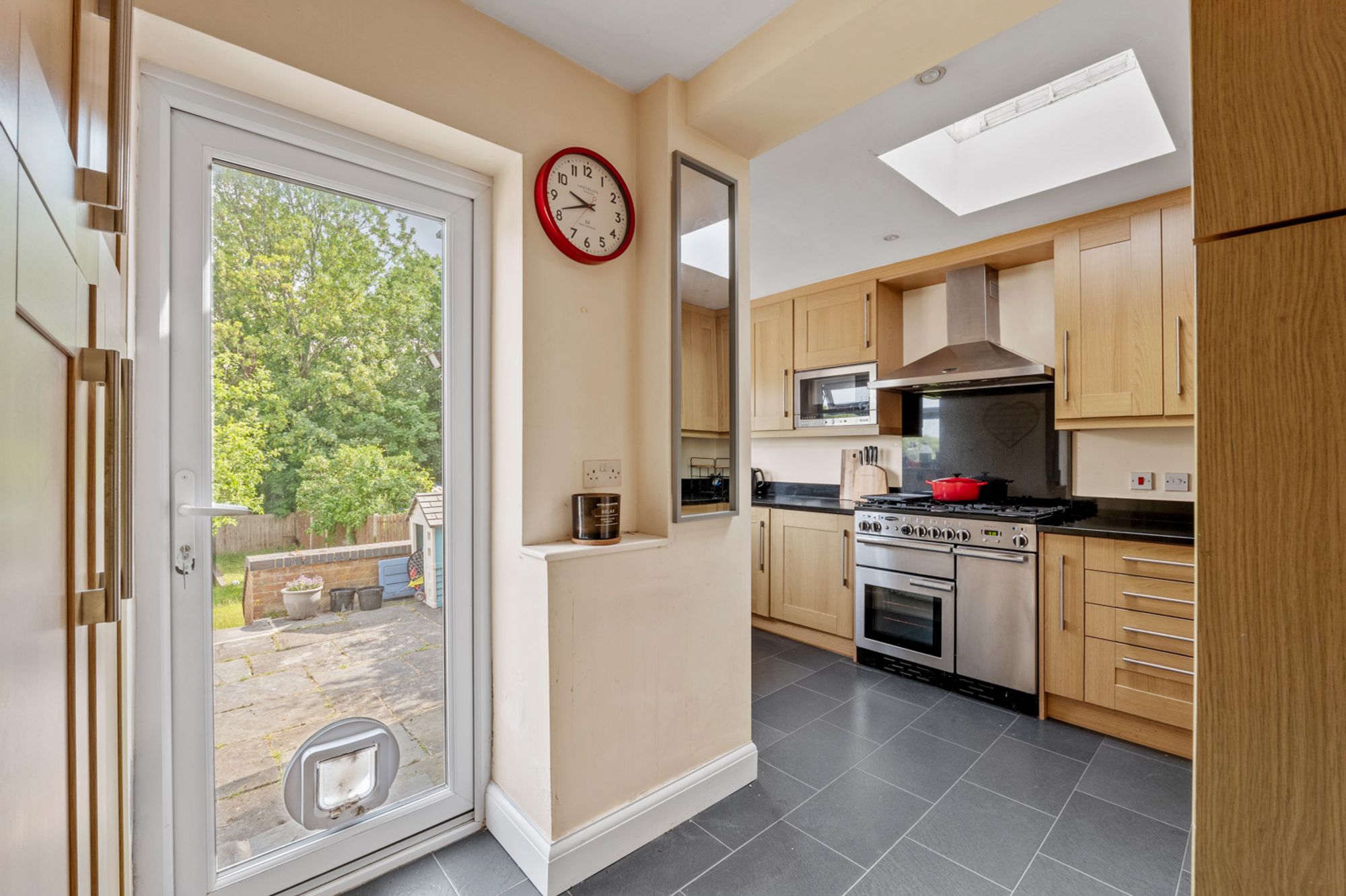 4 bed semi-detached house for sale in Derwent Drive, Purley  - Property Image 2
