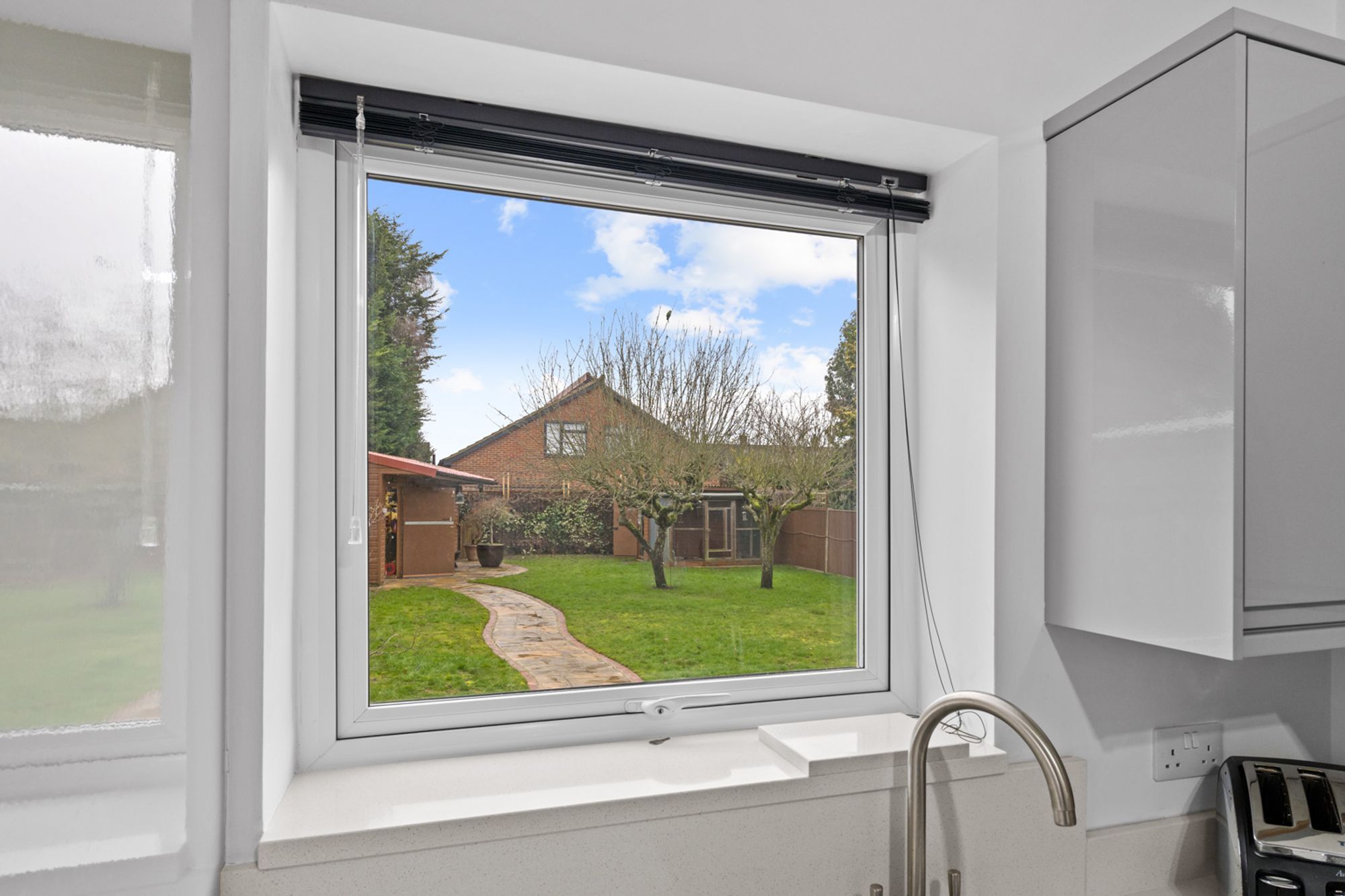 3 bed detached bungalow for sale in Princes Close, South Croydon, CR2  - Property Image 17