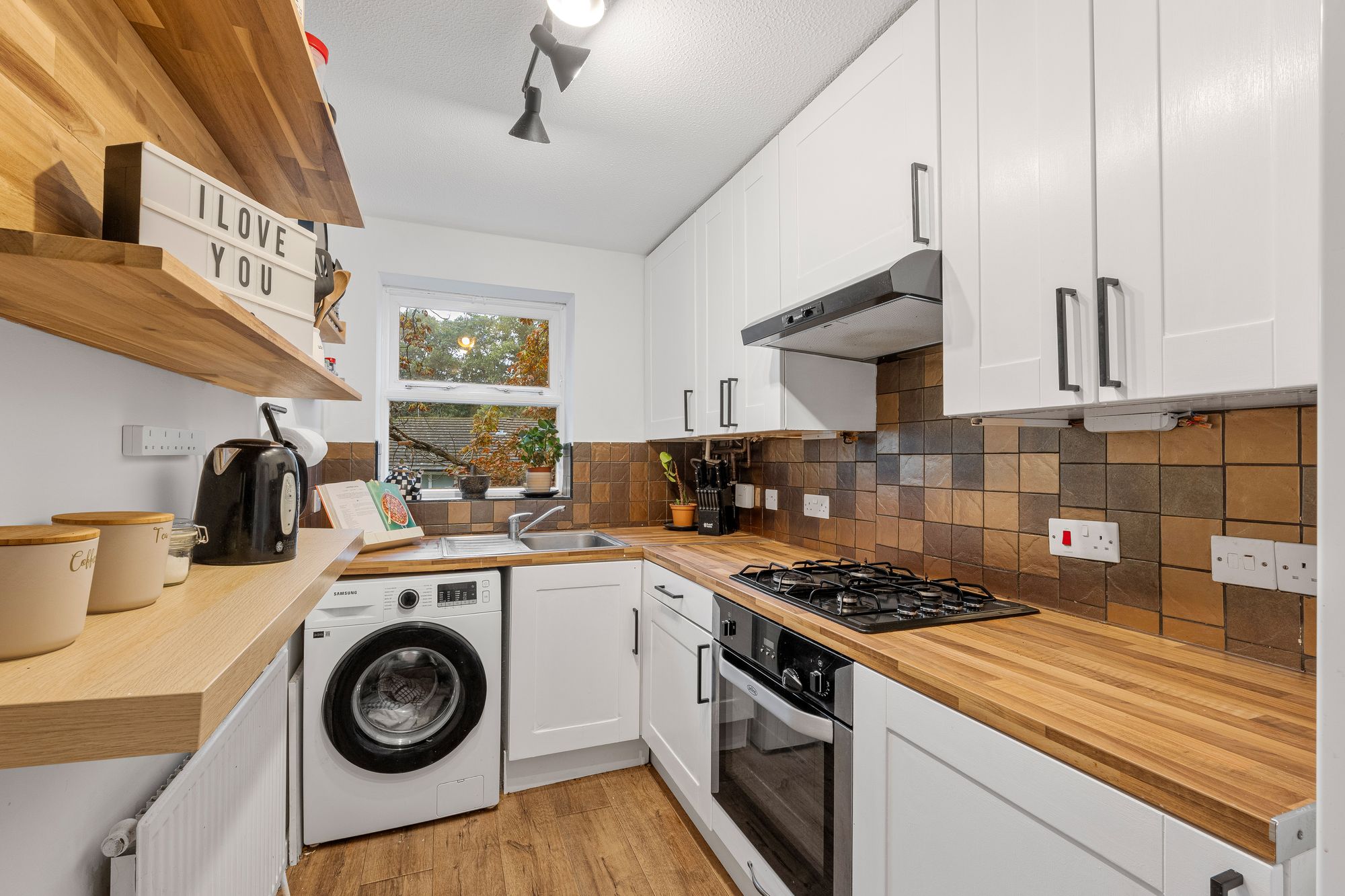 2 bed apartment for sale in St. Augustines Avenue, South Croydon  - Property Image 3