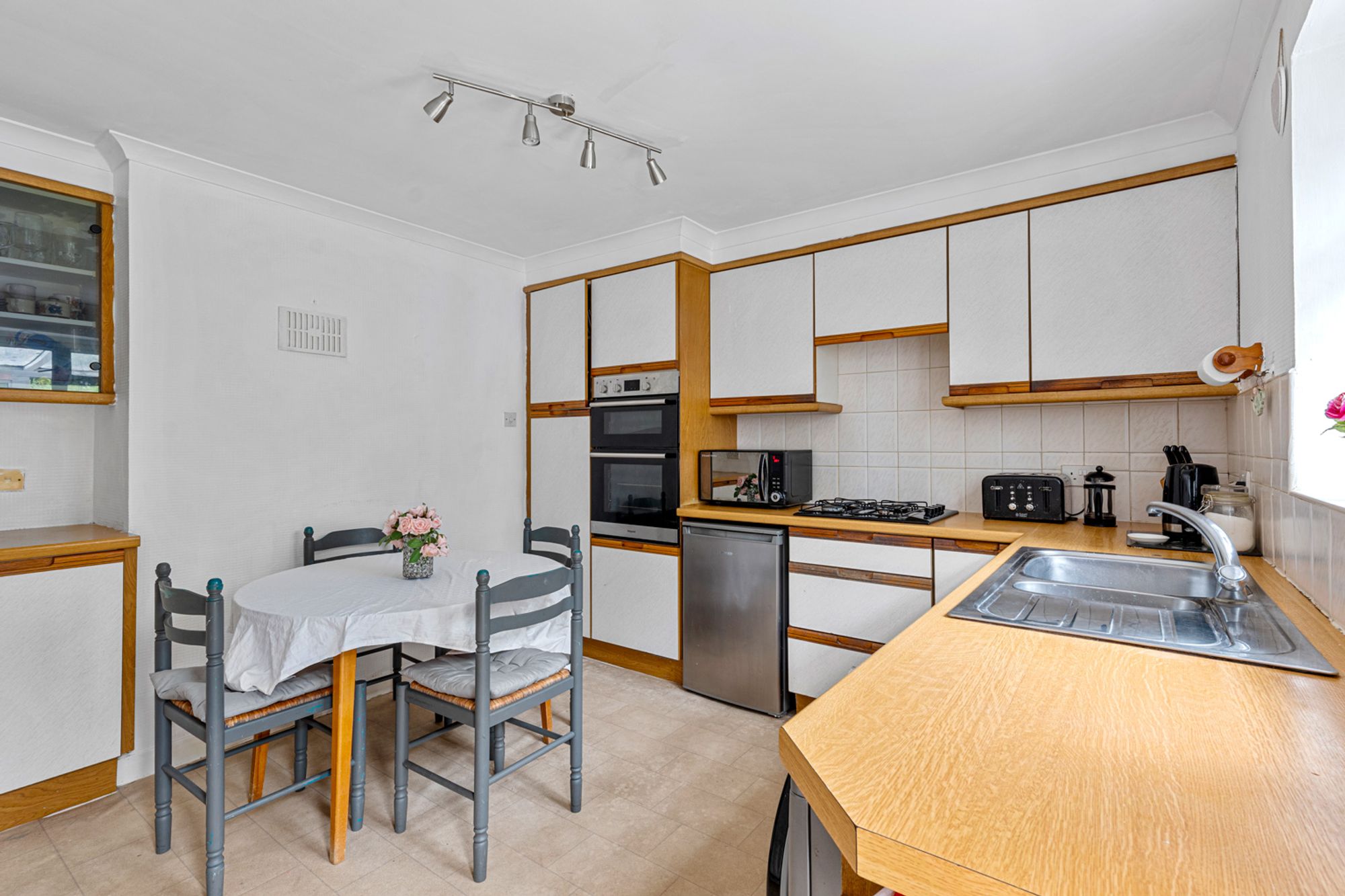 2 bed maisonette for sale in Crewes Lane, Warlingham  - Property Image 2