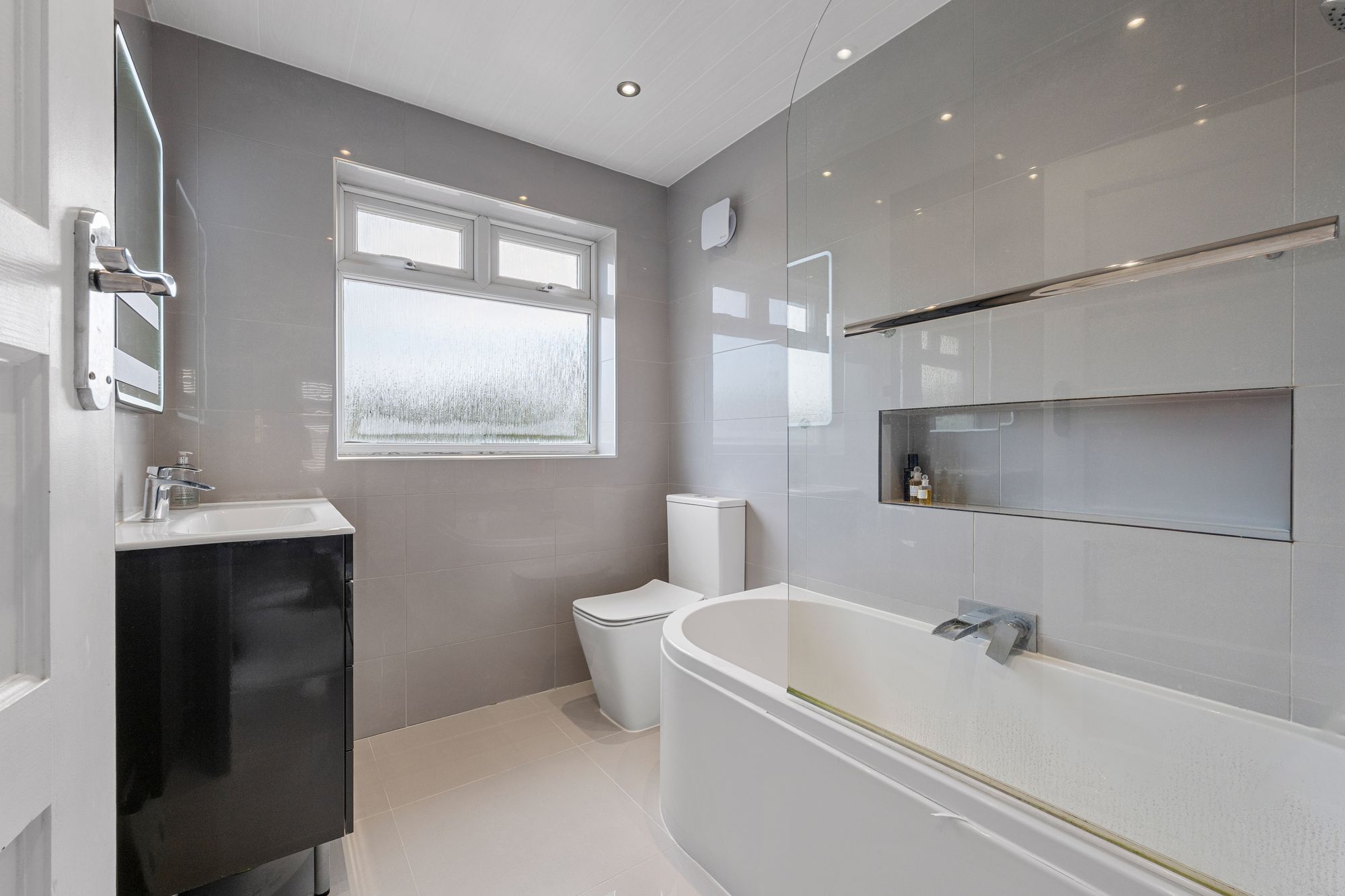 3 bed semi-detached house for sale in Limpsfield Road, South Croydon  - Property Image 5