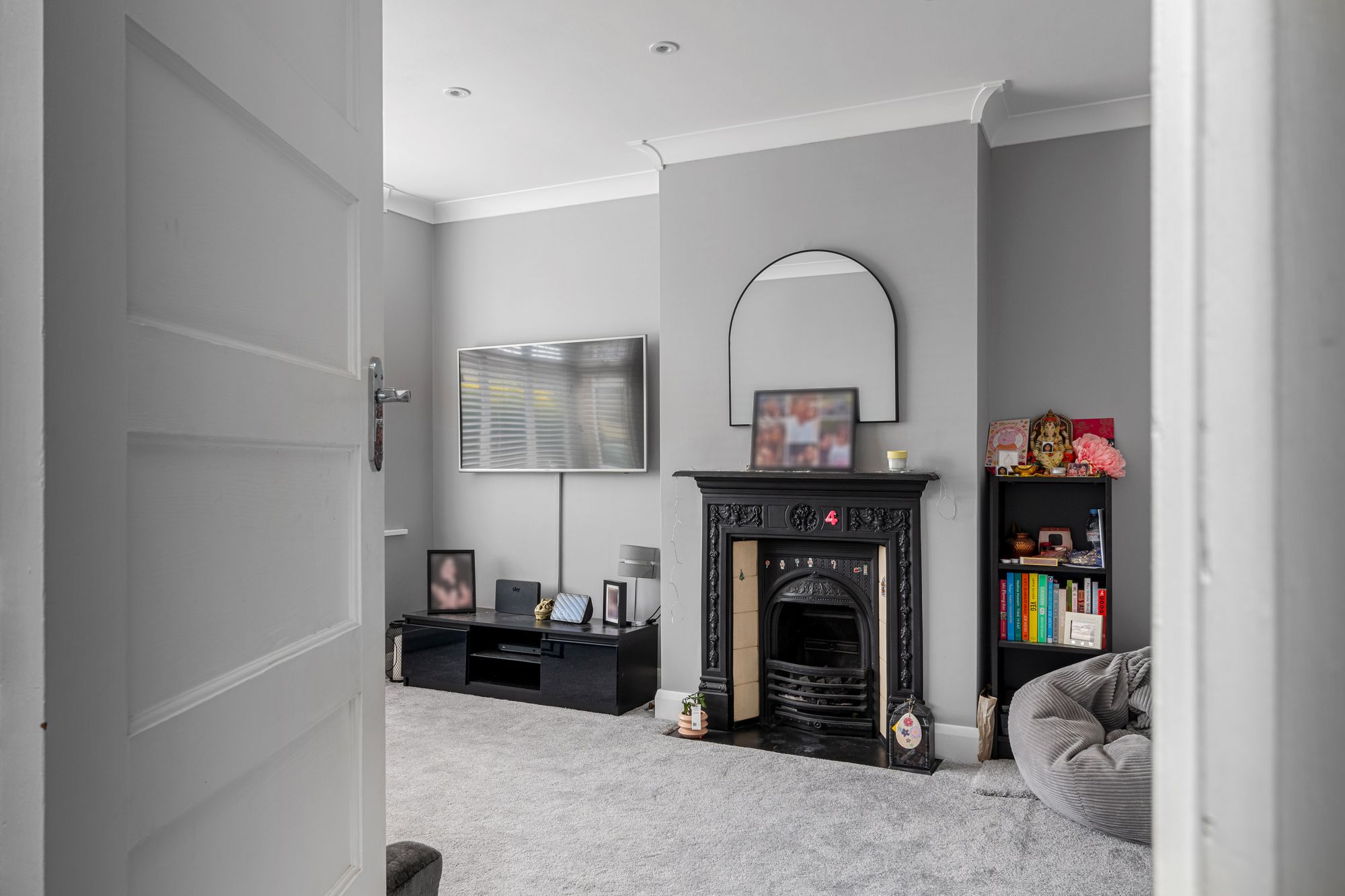 3 bed semi-detached house for sale in Limpsfield Road, South Croydon 15