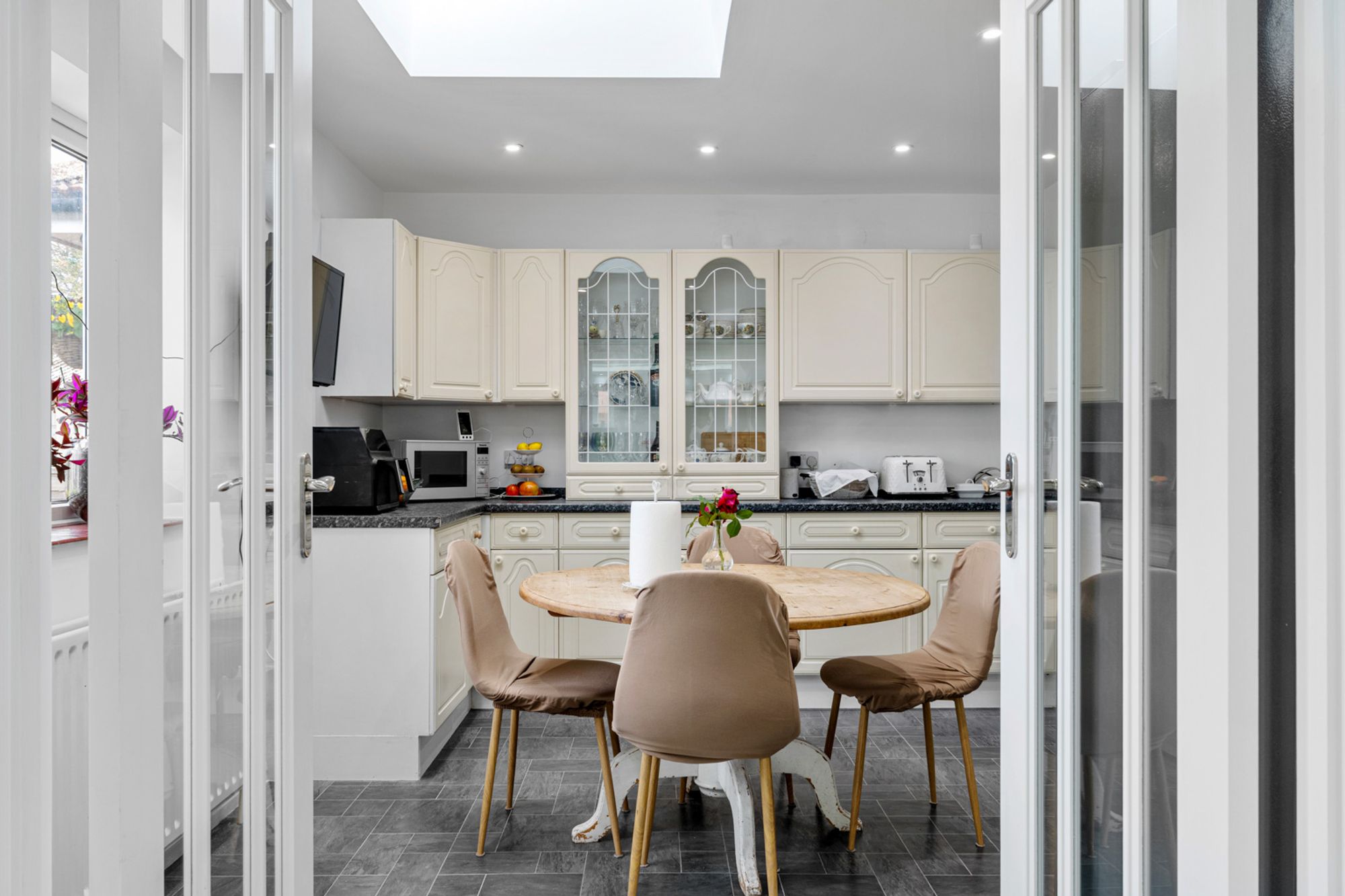 3 bed detached bungalow for sale in Kingswood Lane, Warlingham 8