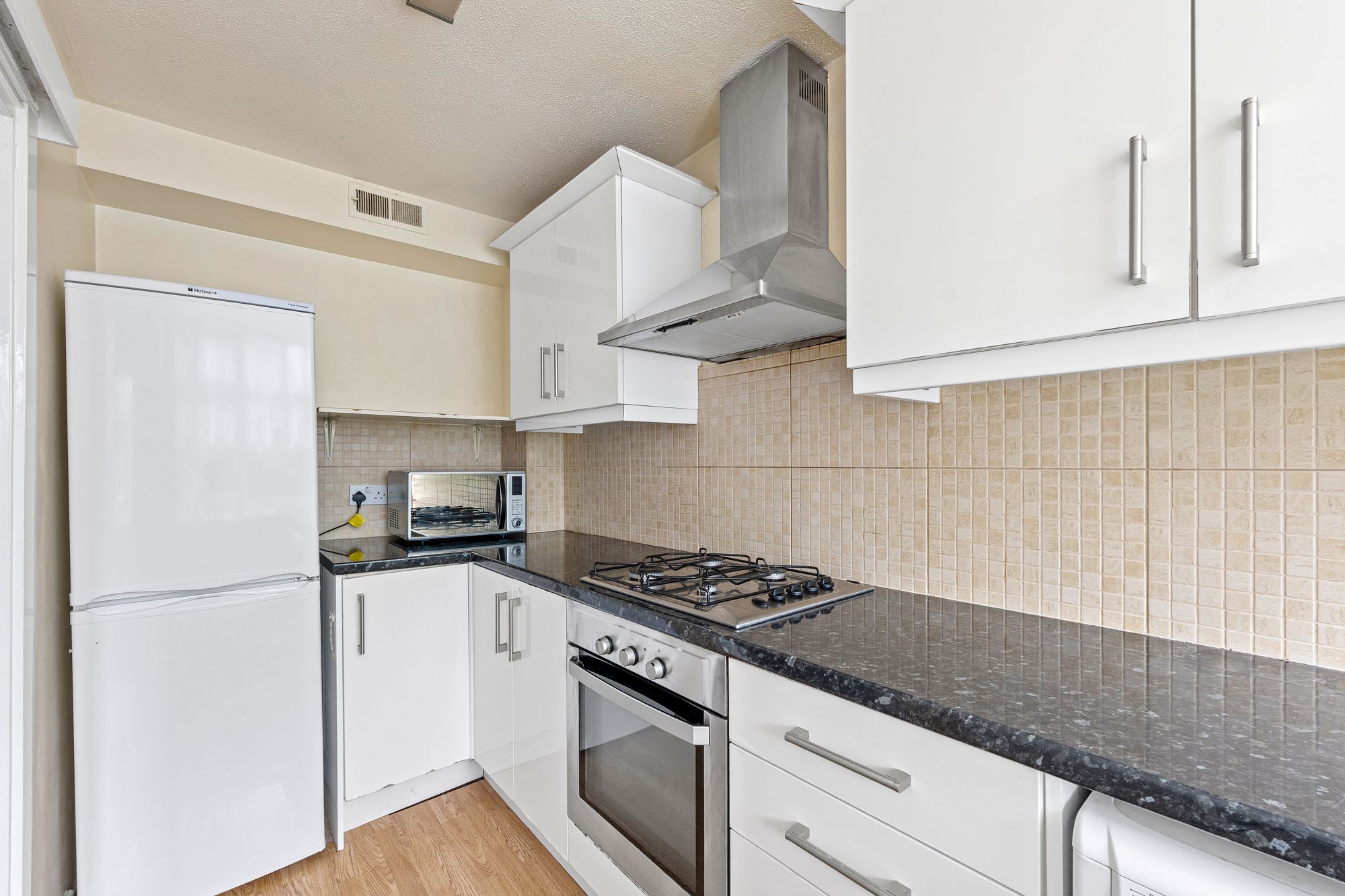 2 bed terraced house for sale in Court Wood Lane, Croydon  - Property Image 3